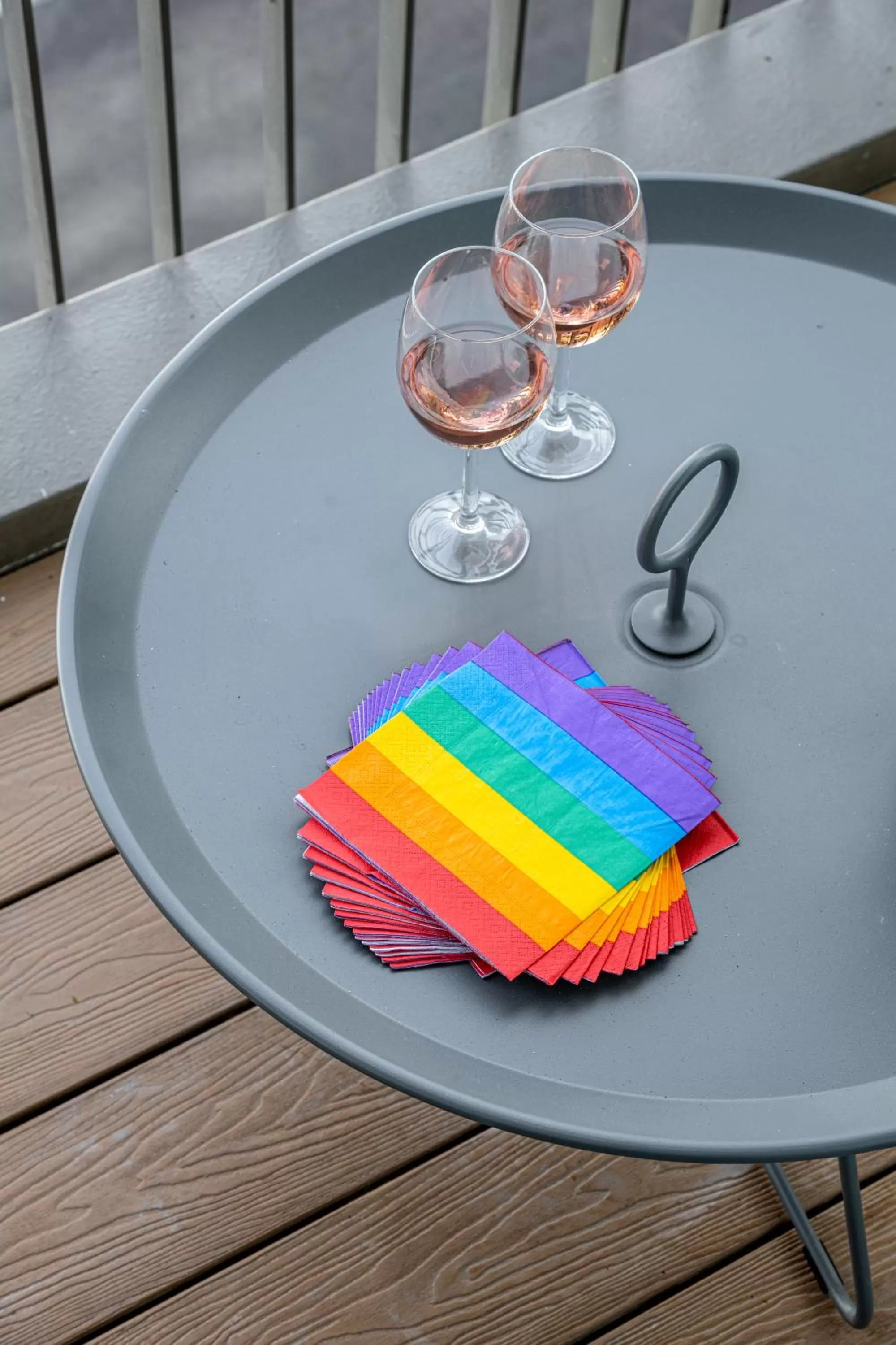 Drinks in Mate GEORGE - By HOMY