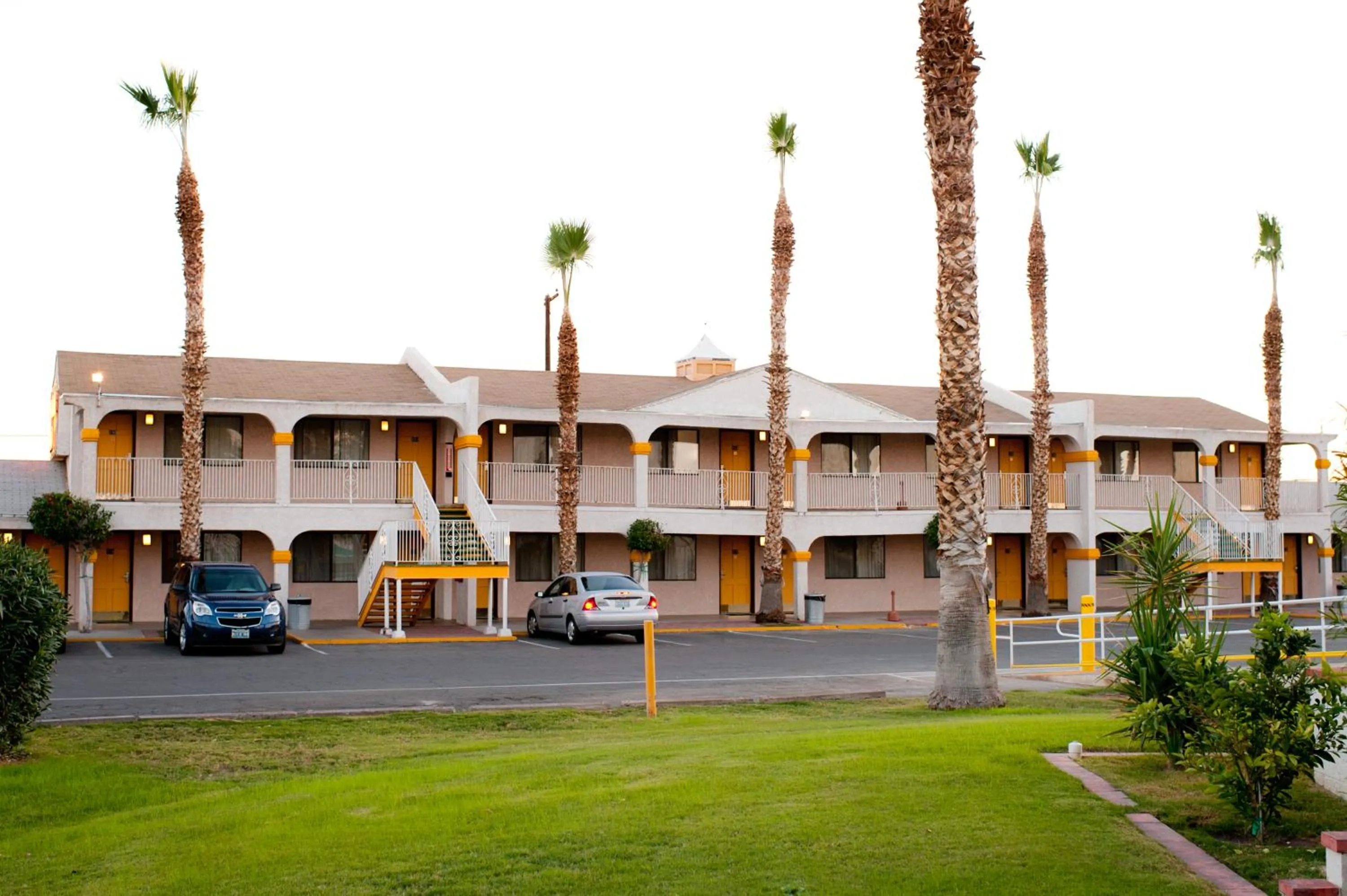 Garden in Emerald Inn & Lounge