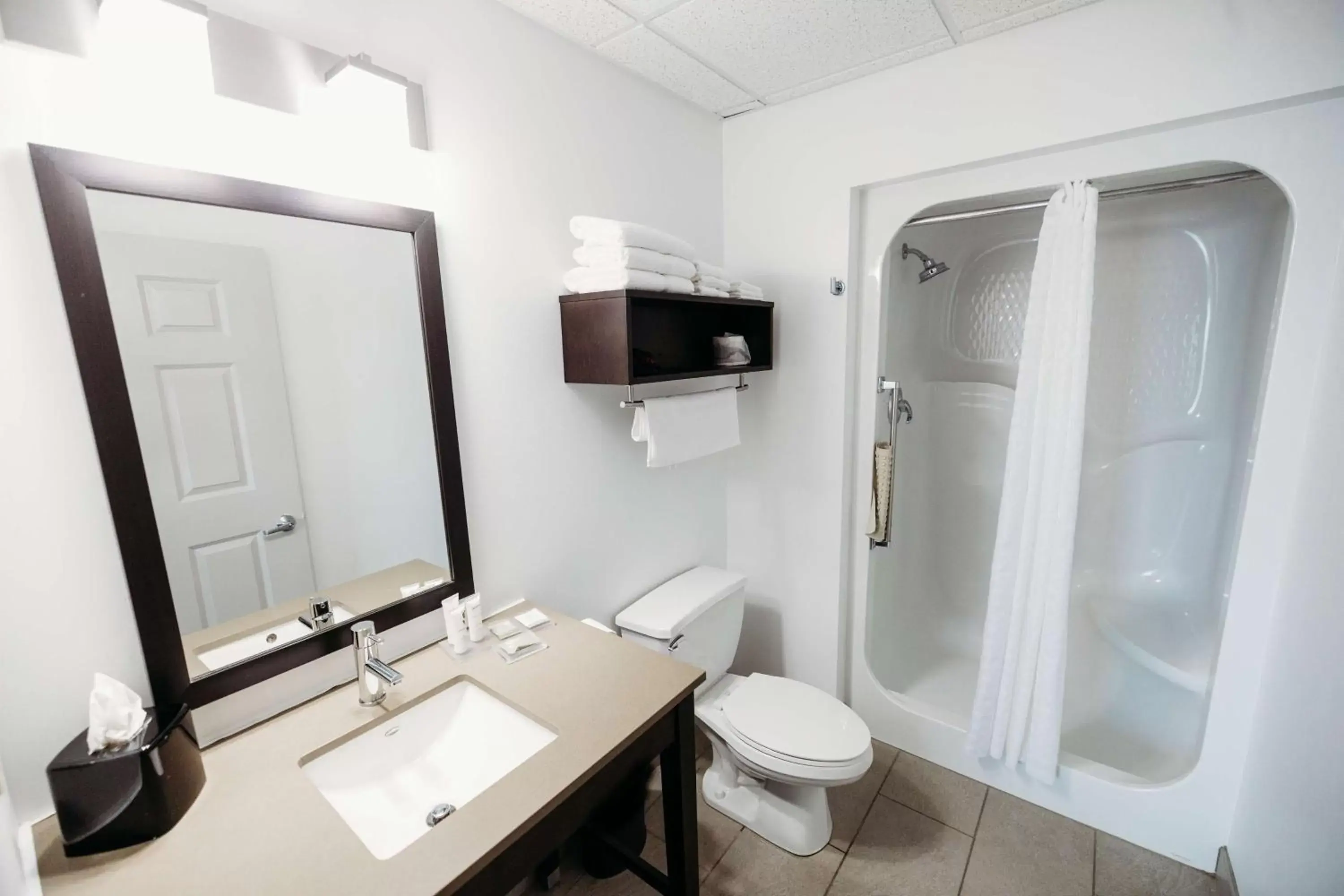 Bathroom in Country Inn & Suites by Radisson, Lancaster (Amish Country), PA