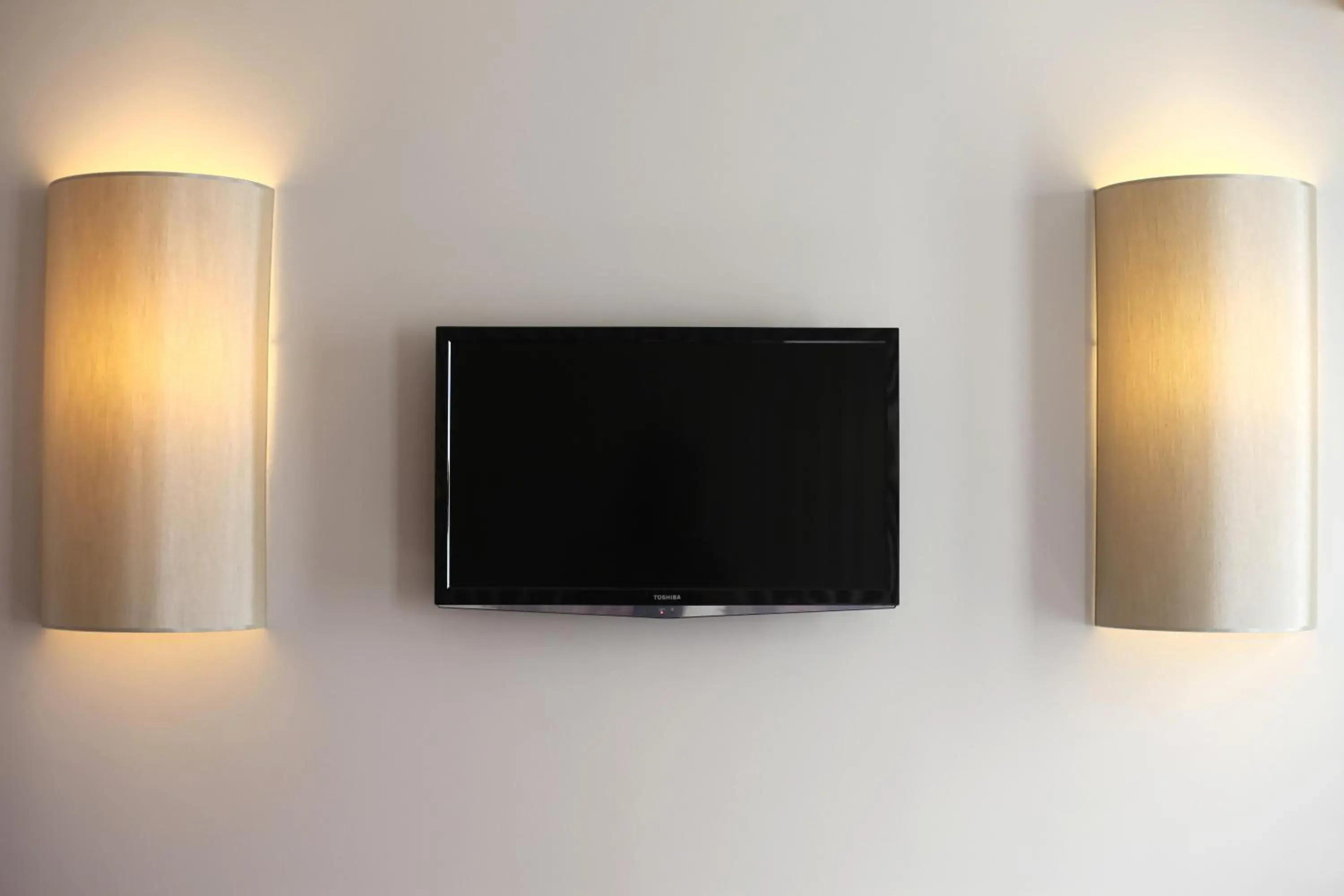 TV and multimedia, TV/Entertainment Center in Hotel Mondial
