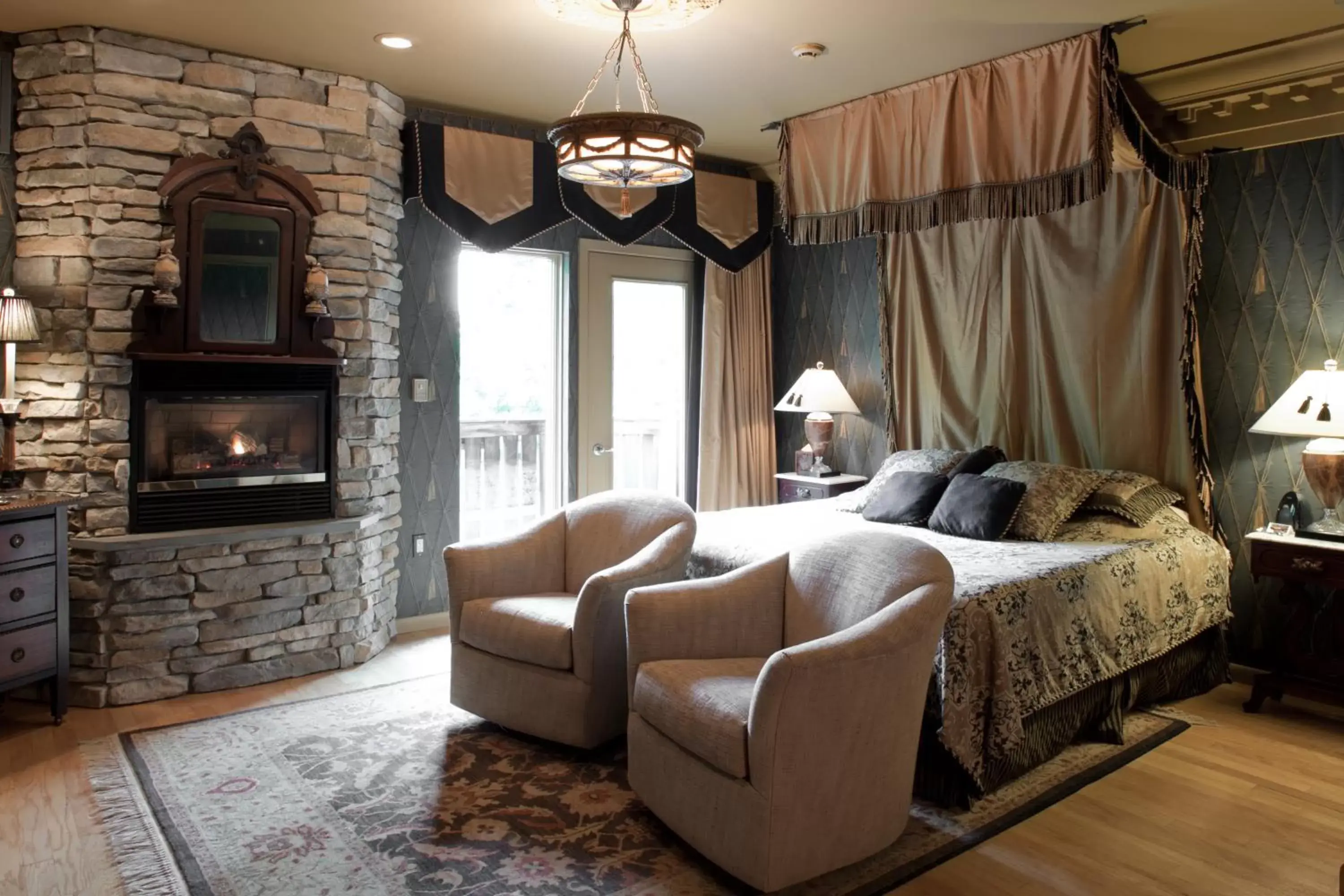 Seating Area in Twin Pine Manor