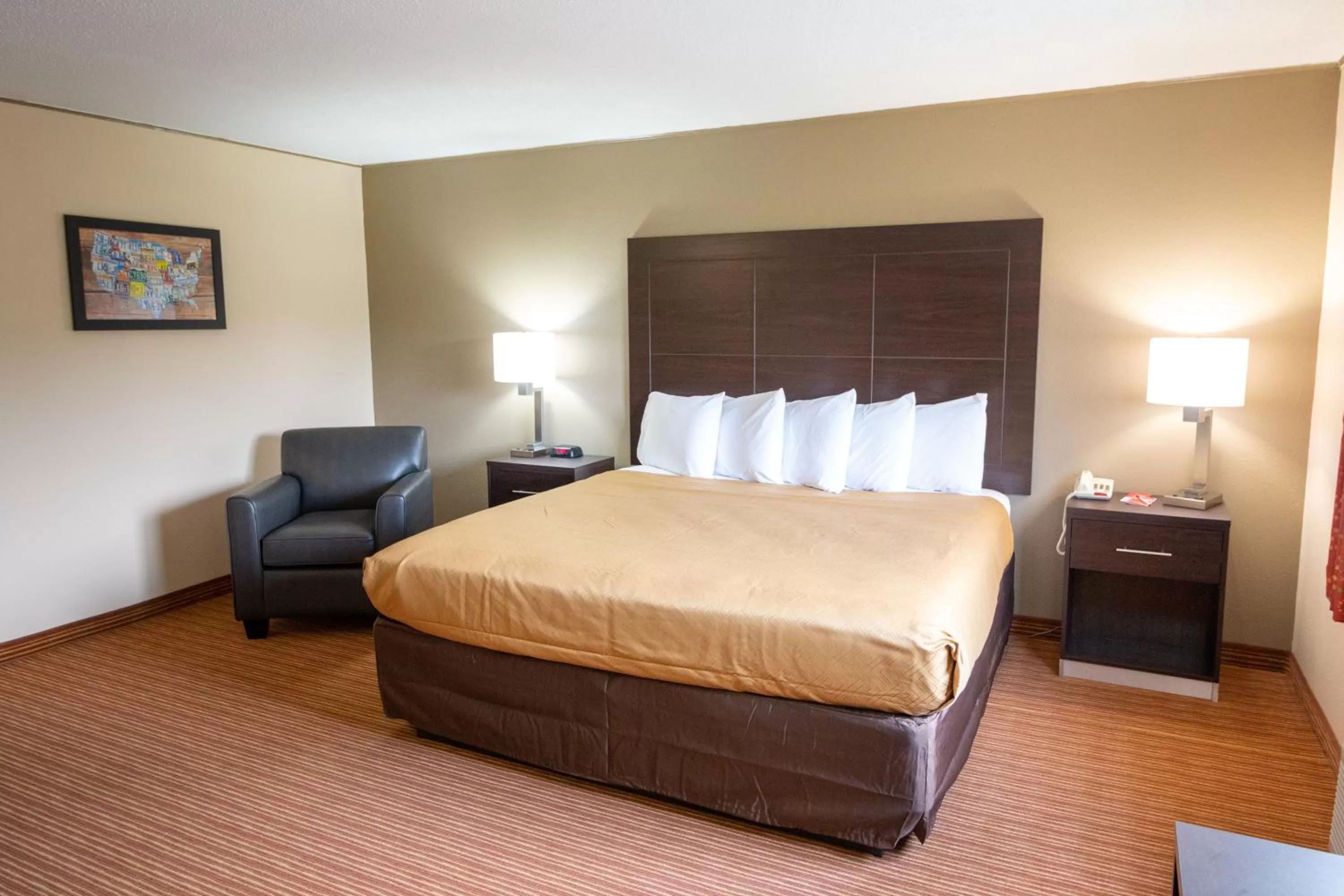 Bed in SureStay by Best Western Massena