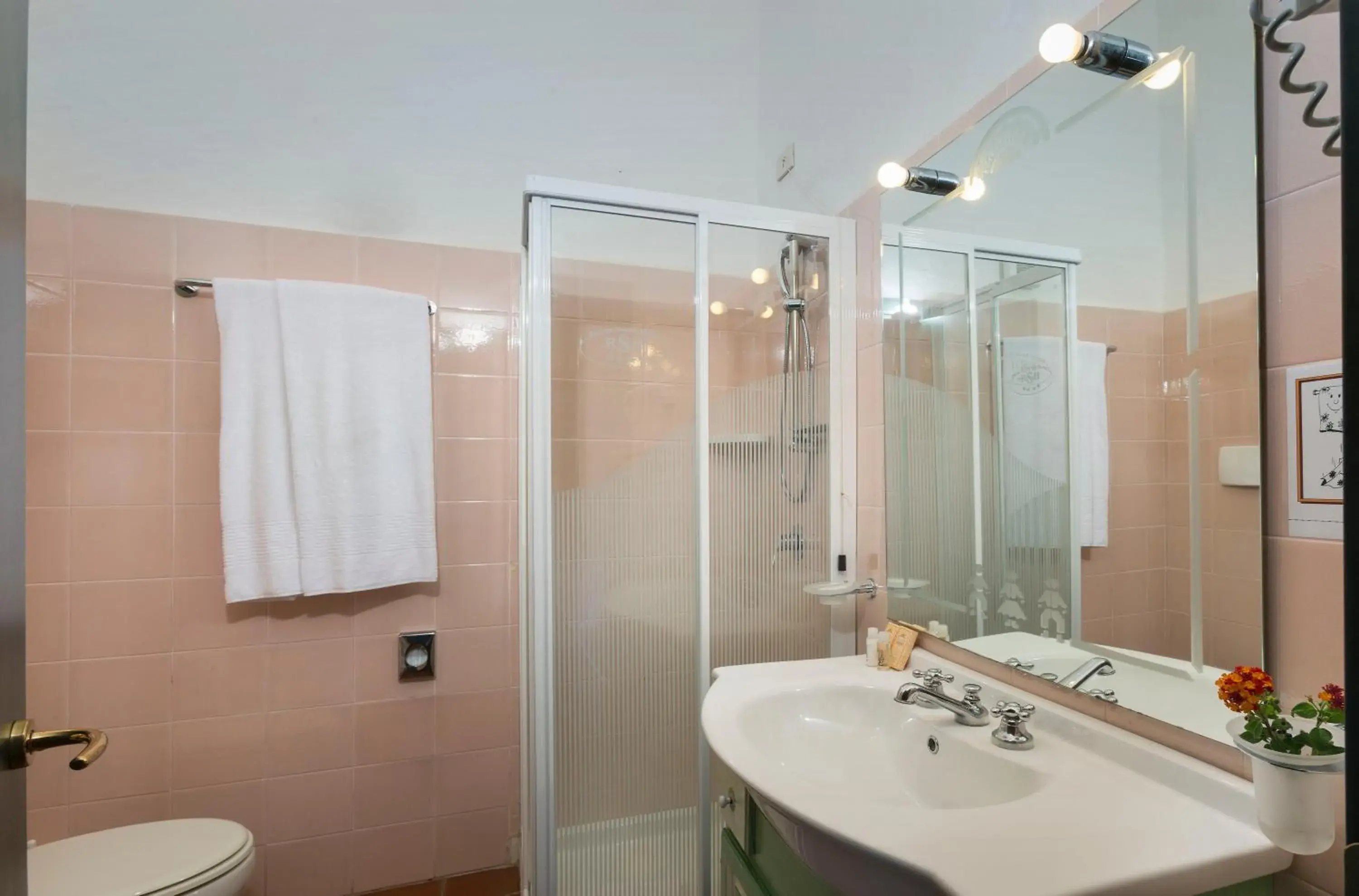 Bathroom in Hotel Rocce Sarde