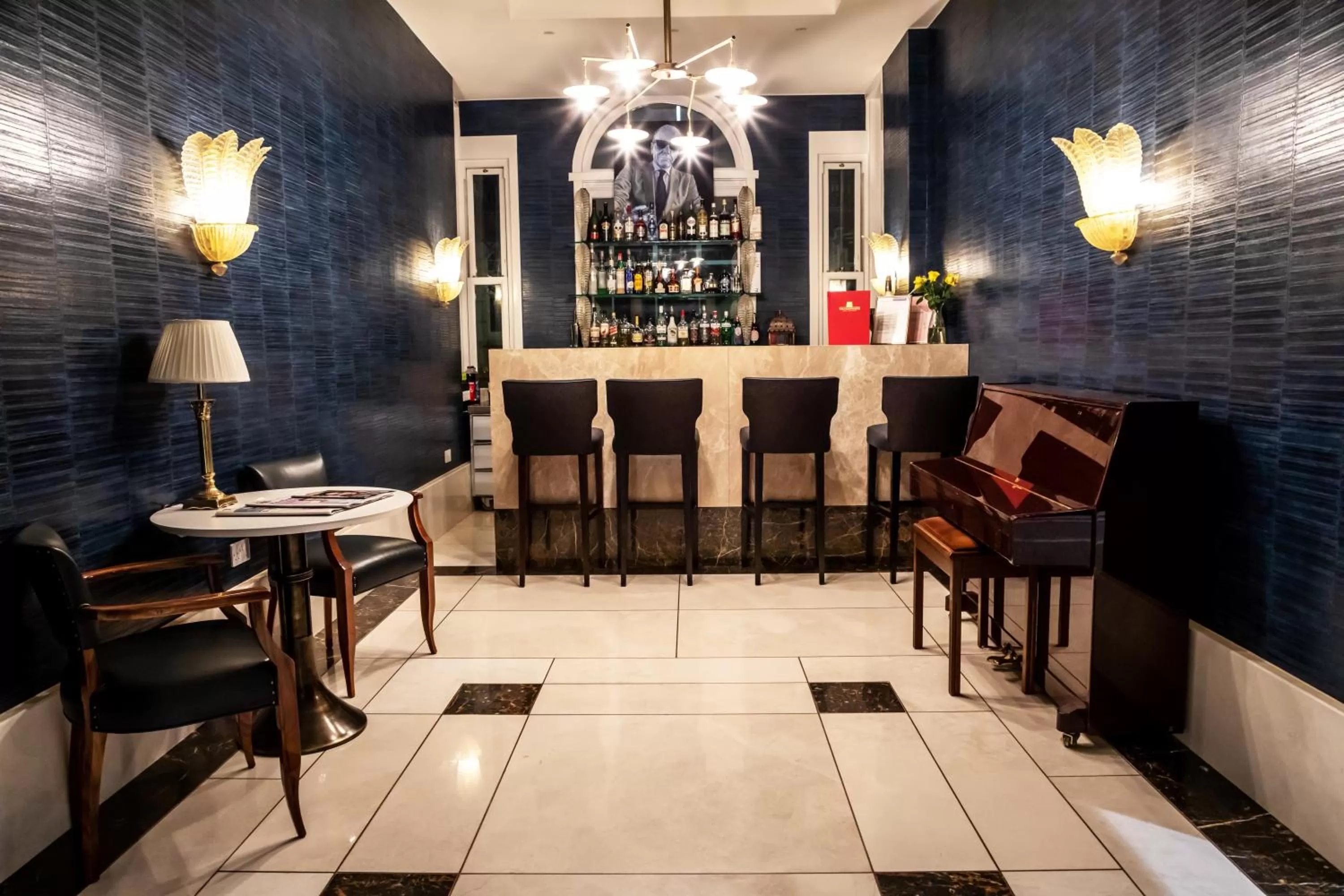 Lounge or bar in The Chatsworth Hotel