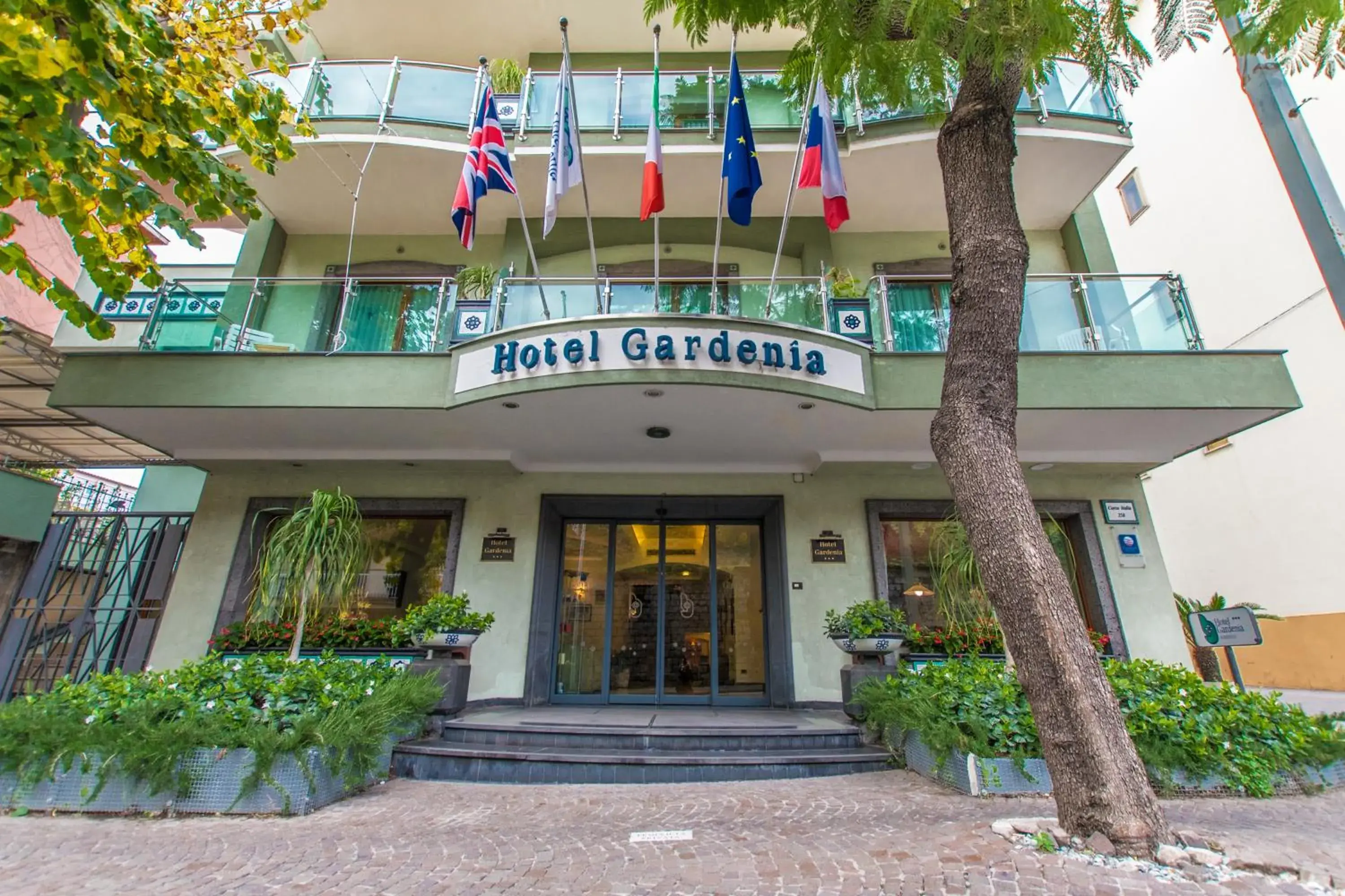 Facade/entrance in Comfort Hotel Gardenia Sorrento Coast