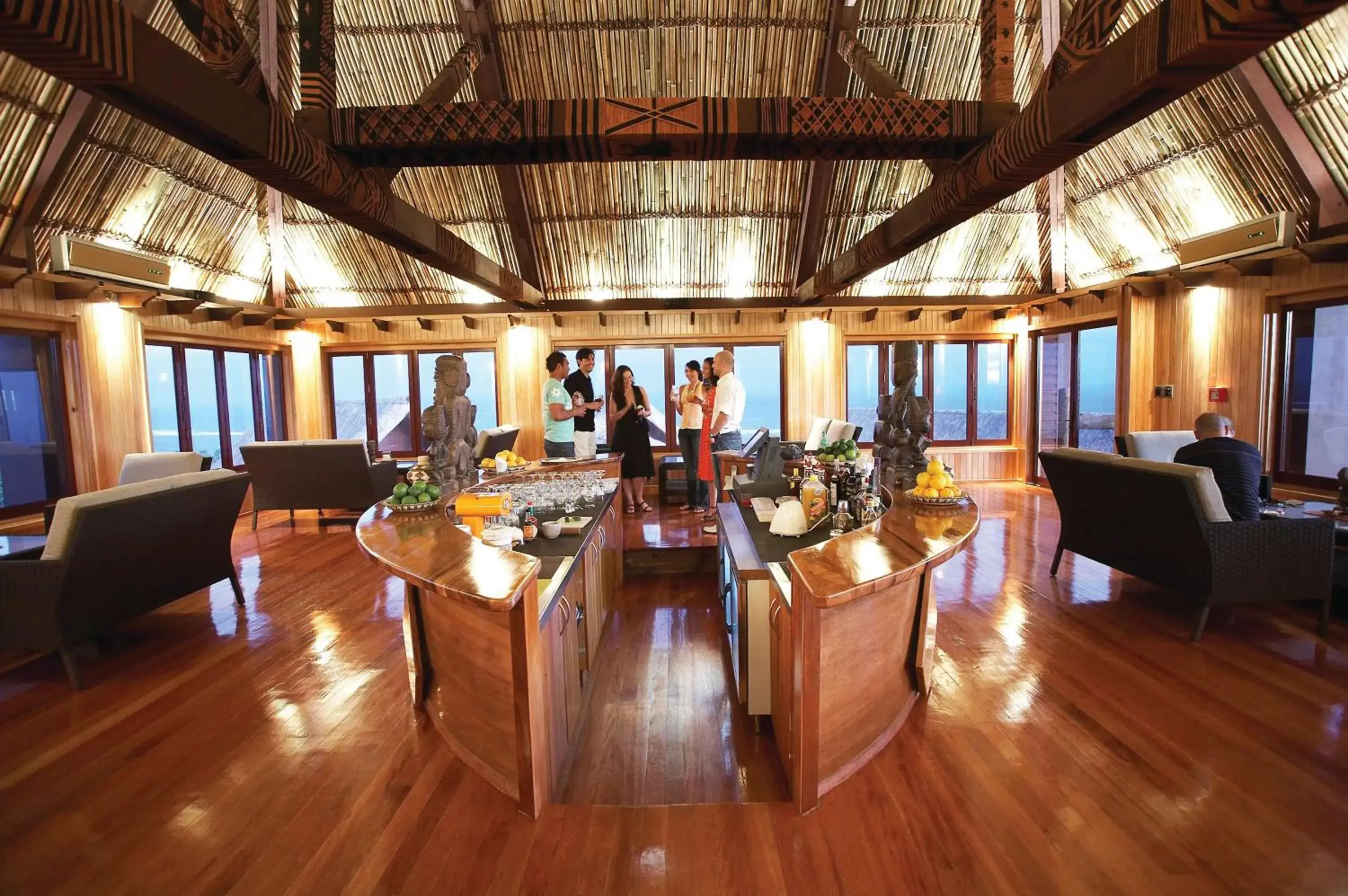 Lounge or bar, Restaurant/Places to Eat in Outrigger Fiji Beach Resort