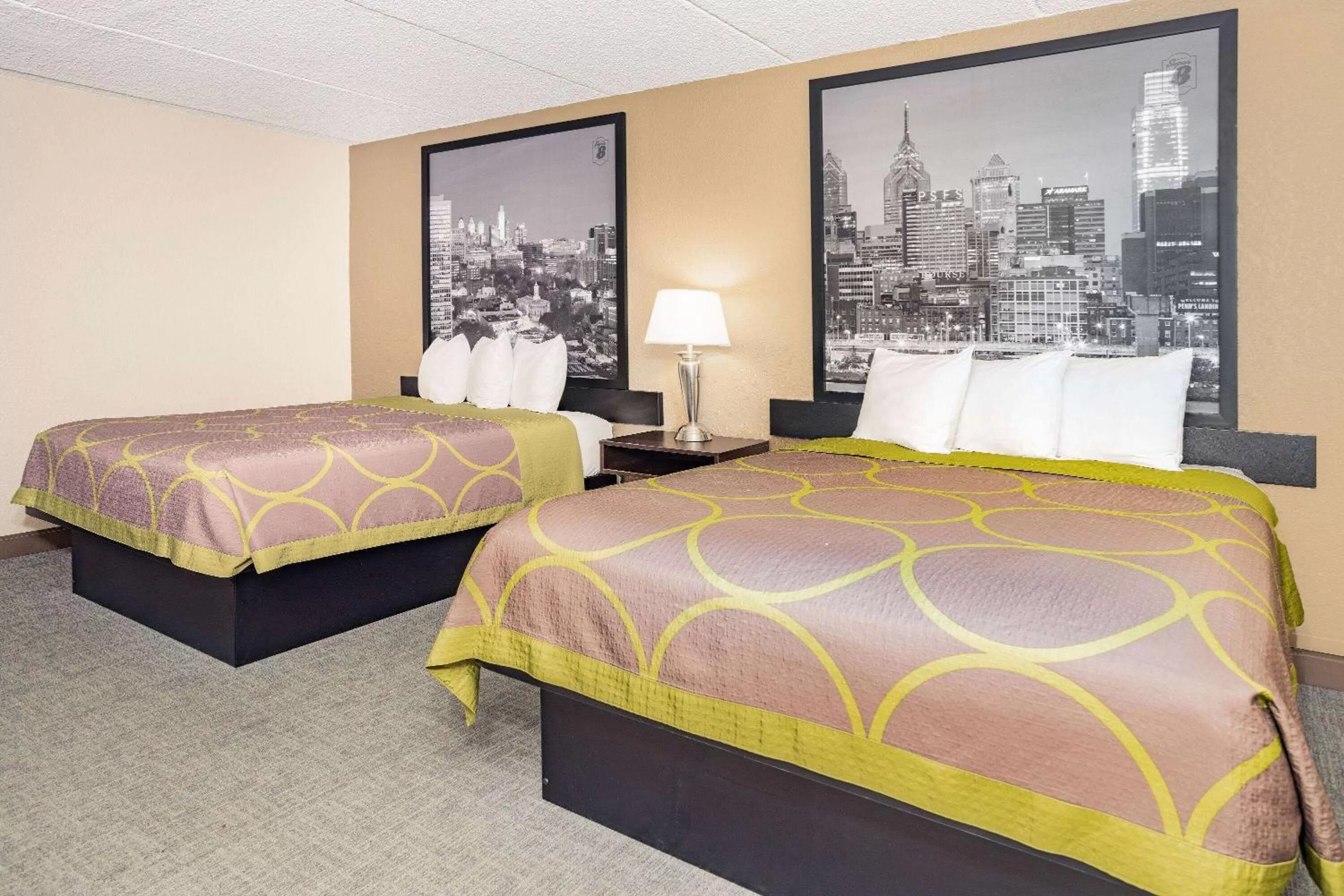 Photo of the whole room, Bed in Super 8 by Wyndham Mount Laurel