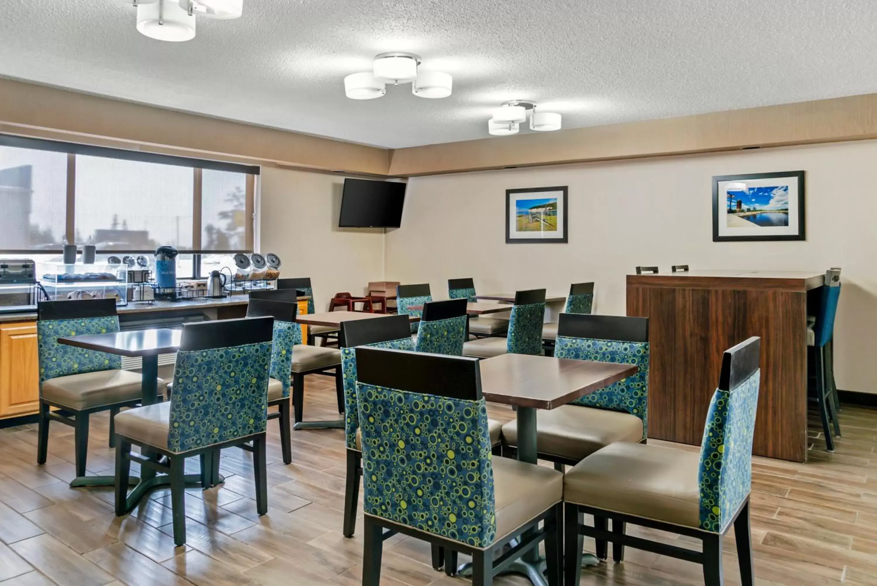 Breakfast, Restaurant/Places to Eat in Comfort Inn