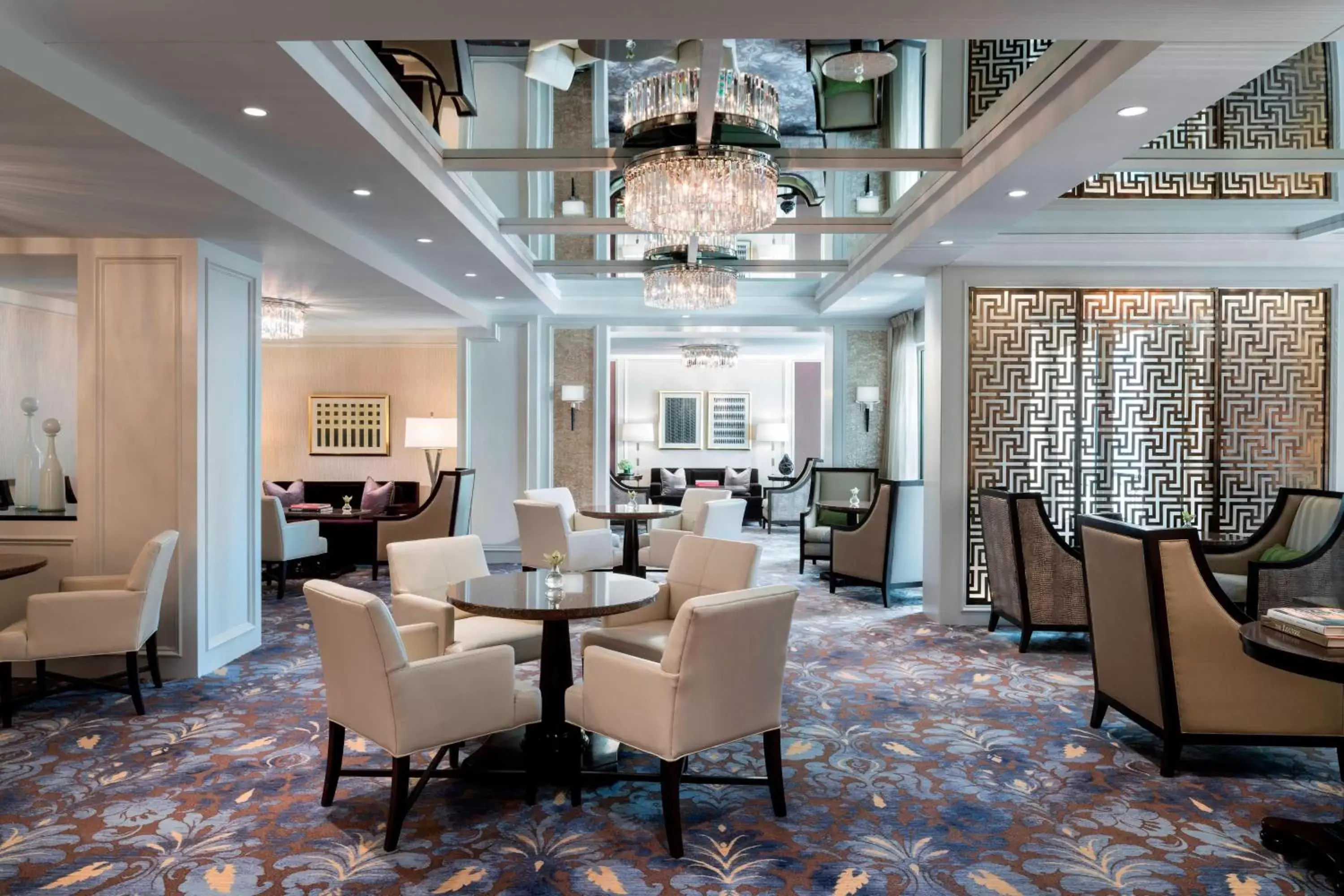 Lounge or bar, Restaurant/Places to Eat in The Ritz-Carlton, Dallas