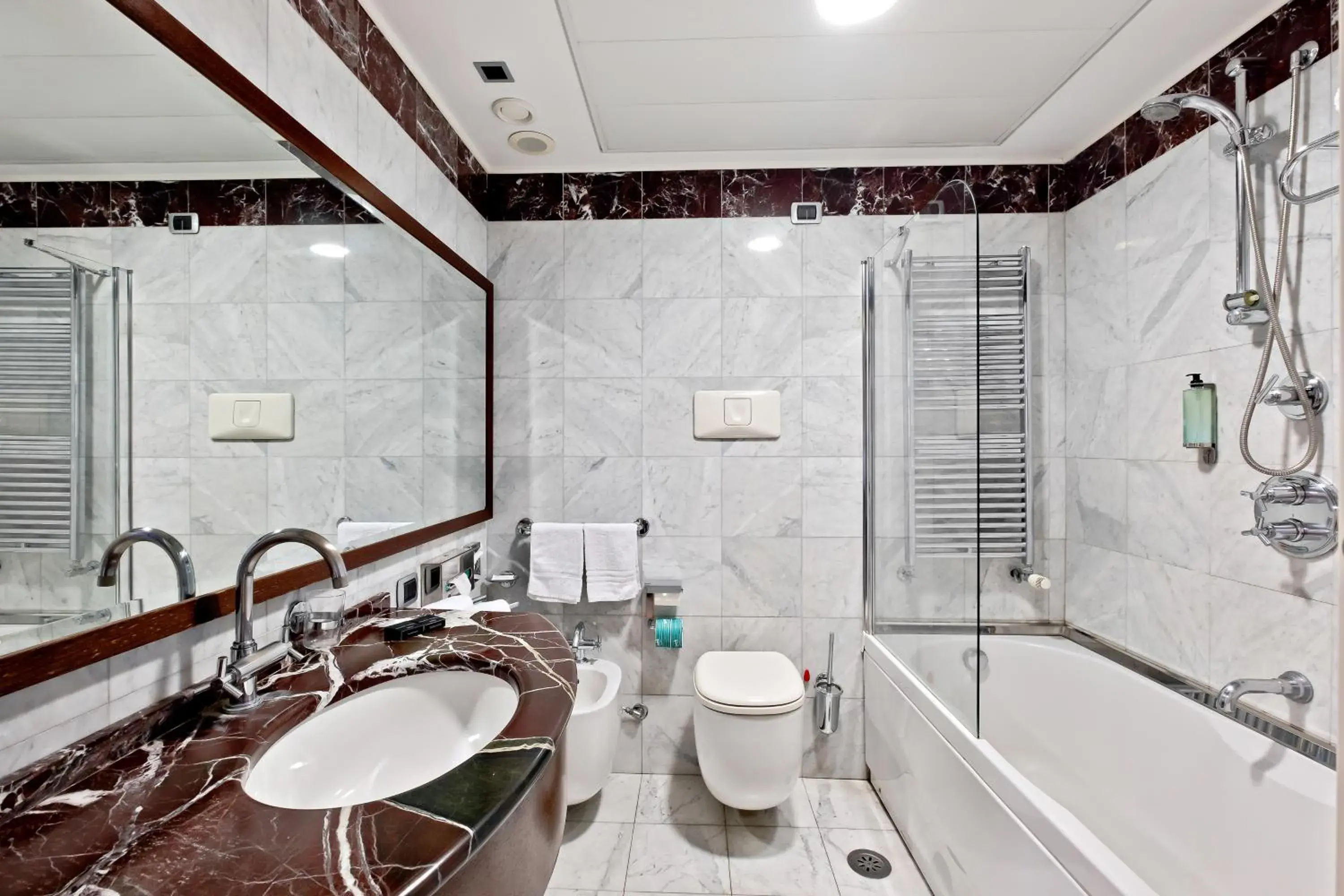 Bathroom in Italiana Hotels Cosenza