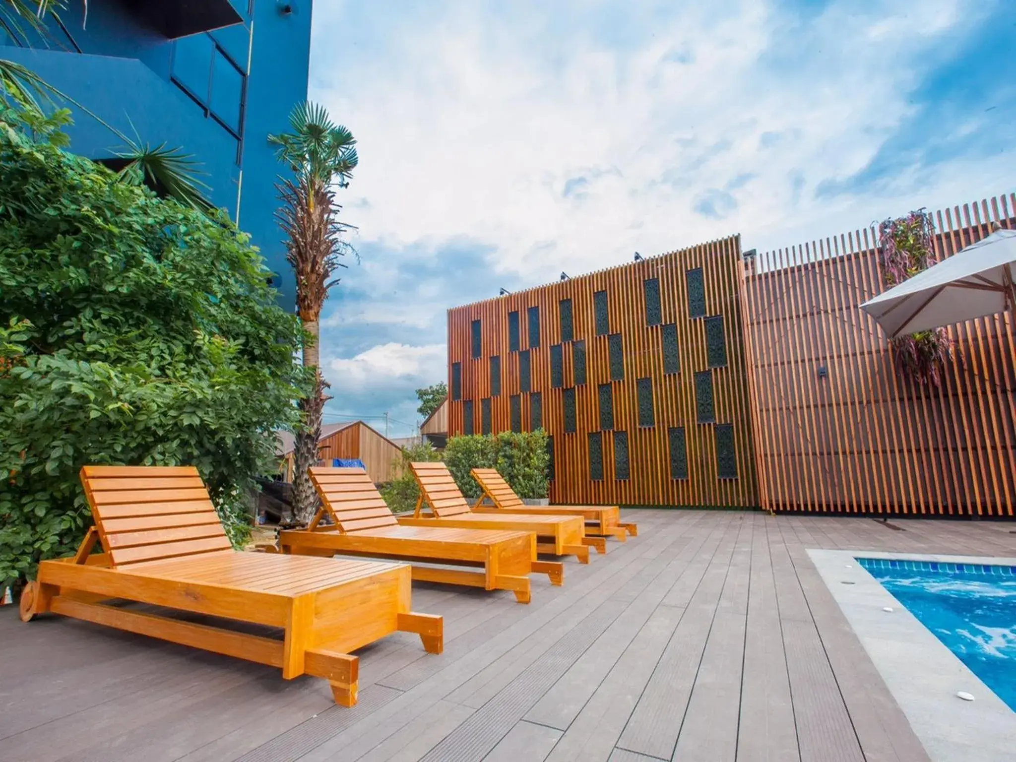 Property building, Swimming Pool in Loft Mania Boutique Hotel (SHA Extra Plus)