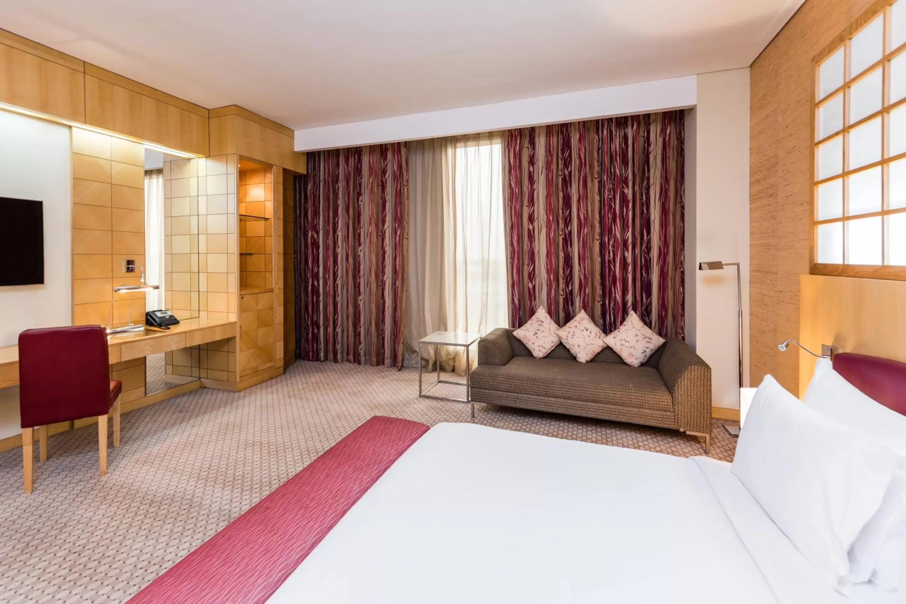 Photo of the whole room, Bed in Radisson Blu Hotel, Doha