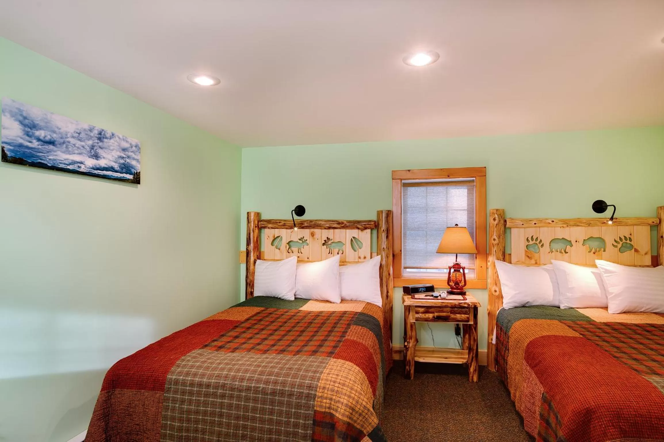 Bedroom, Bed in Cobble Mountain Lodge