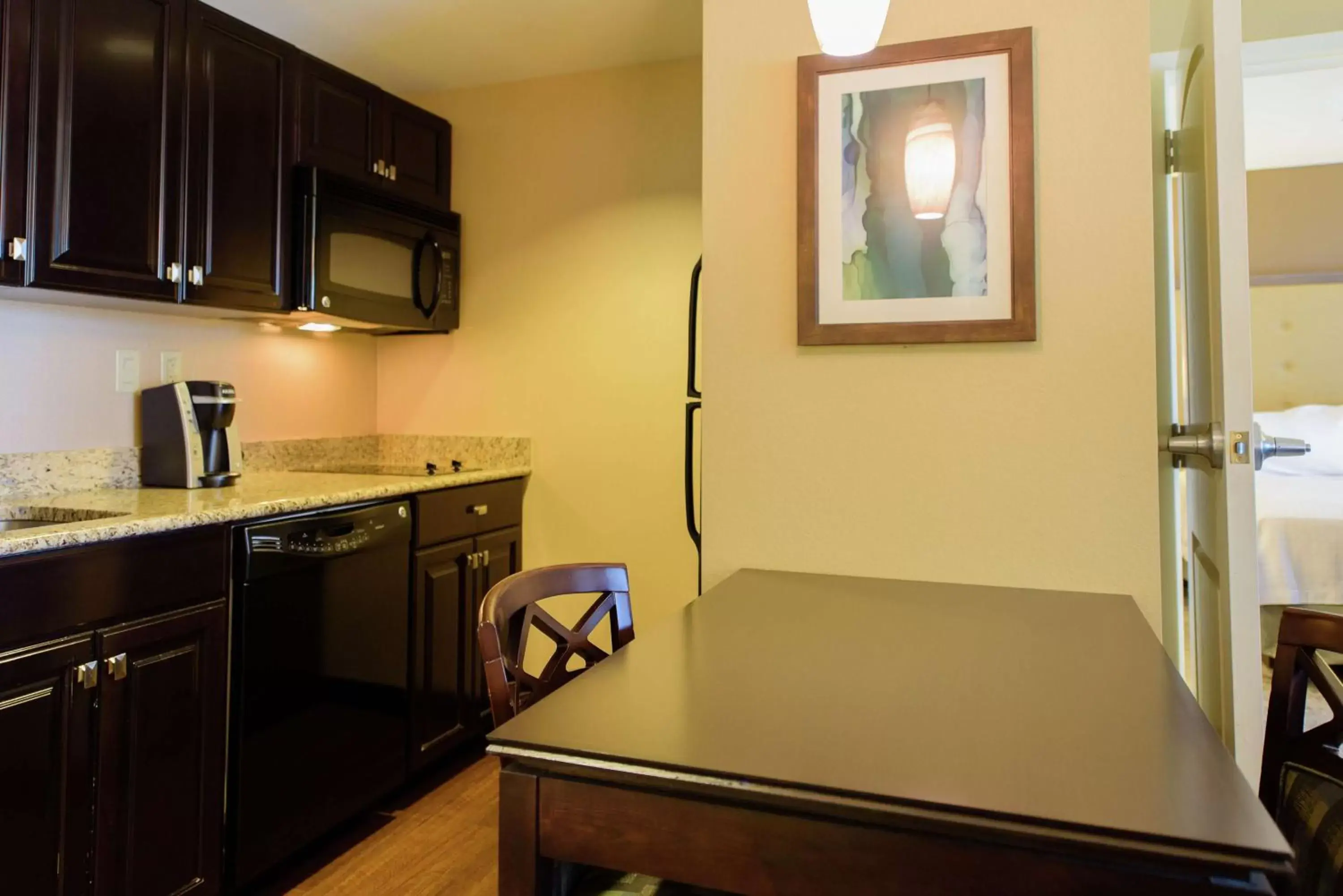 Kitchen or kitchenette, Kitchen/Kitchenette in Homewood Suites by Hilton Phoenix Chandler Fashion Center