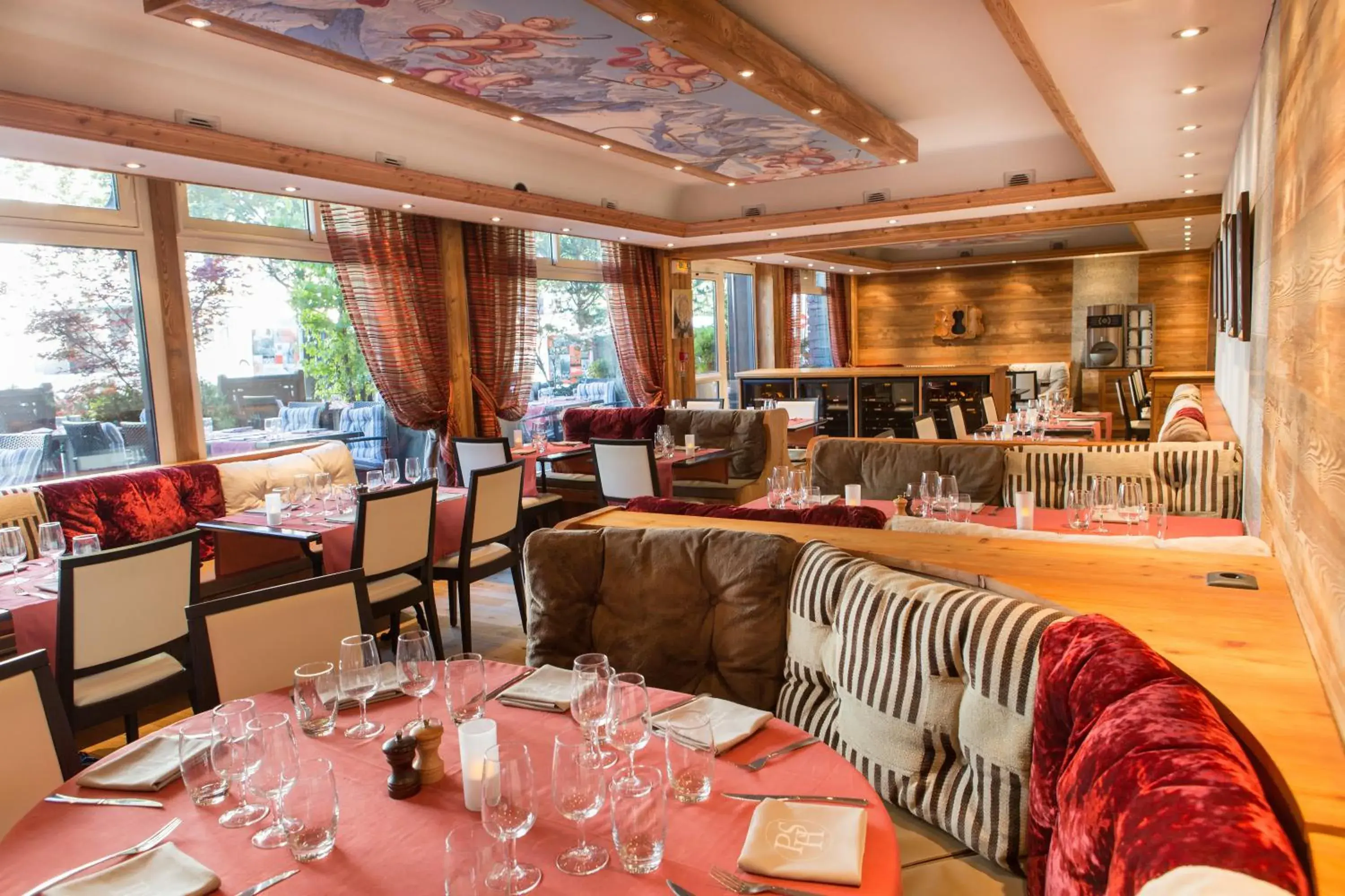 Restaurant/Places to Eat in Park Hotel Suisse & Spa