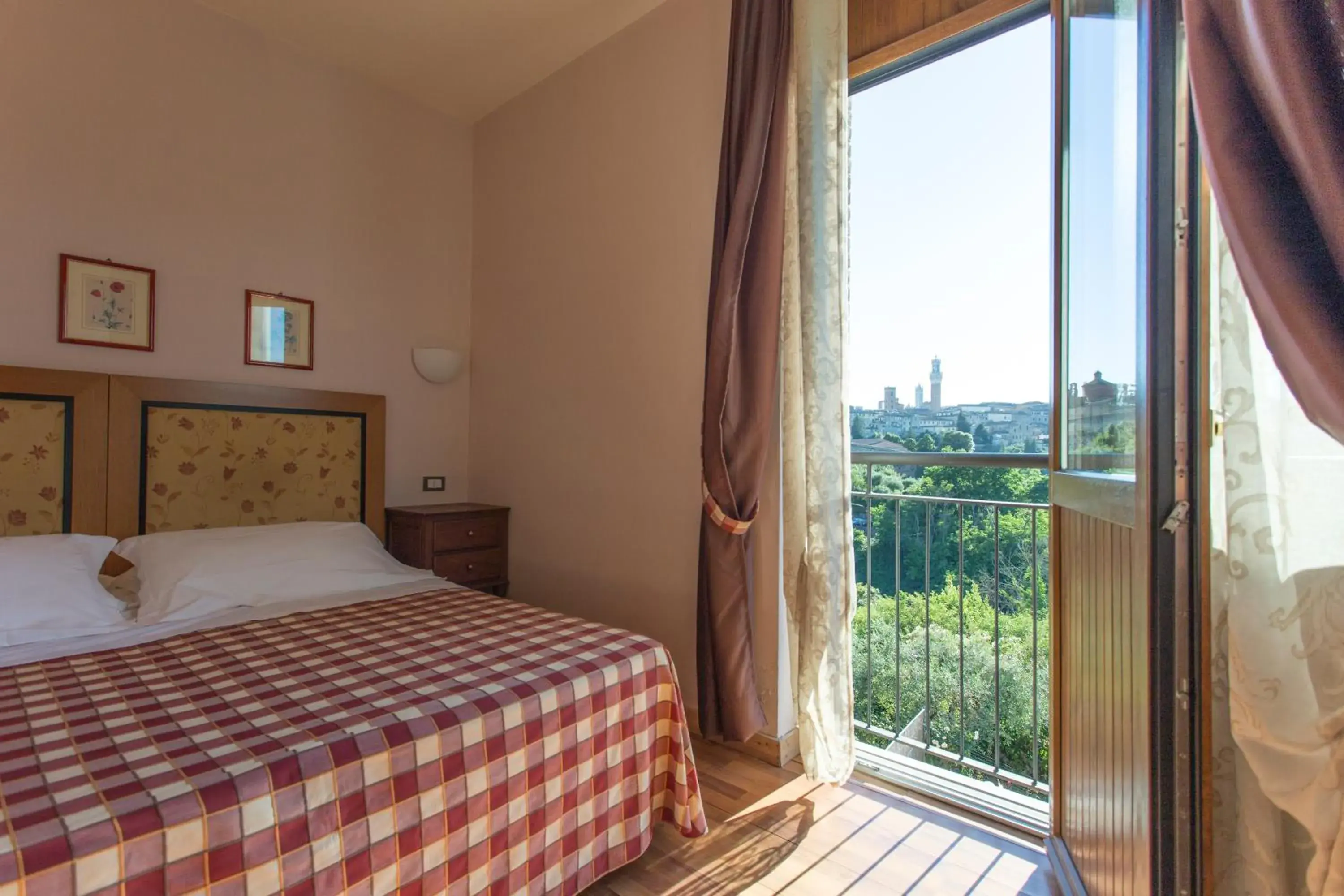 Balcony/Terrace, Bed in Hotel Il Giardino