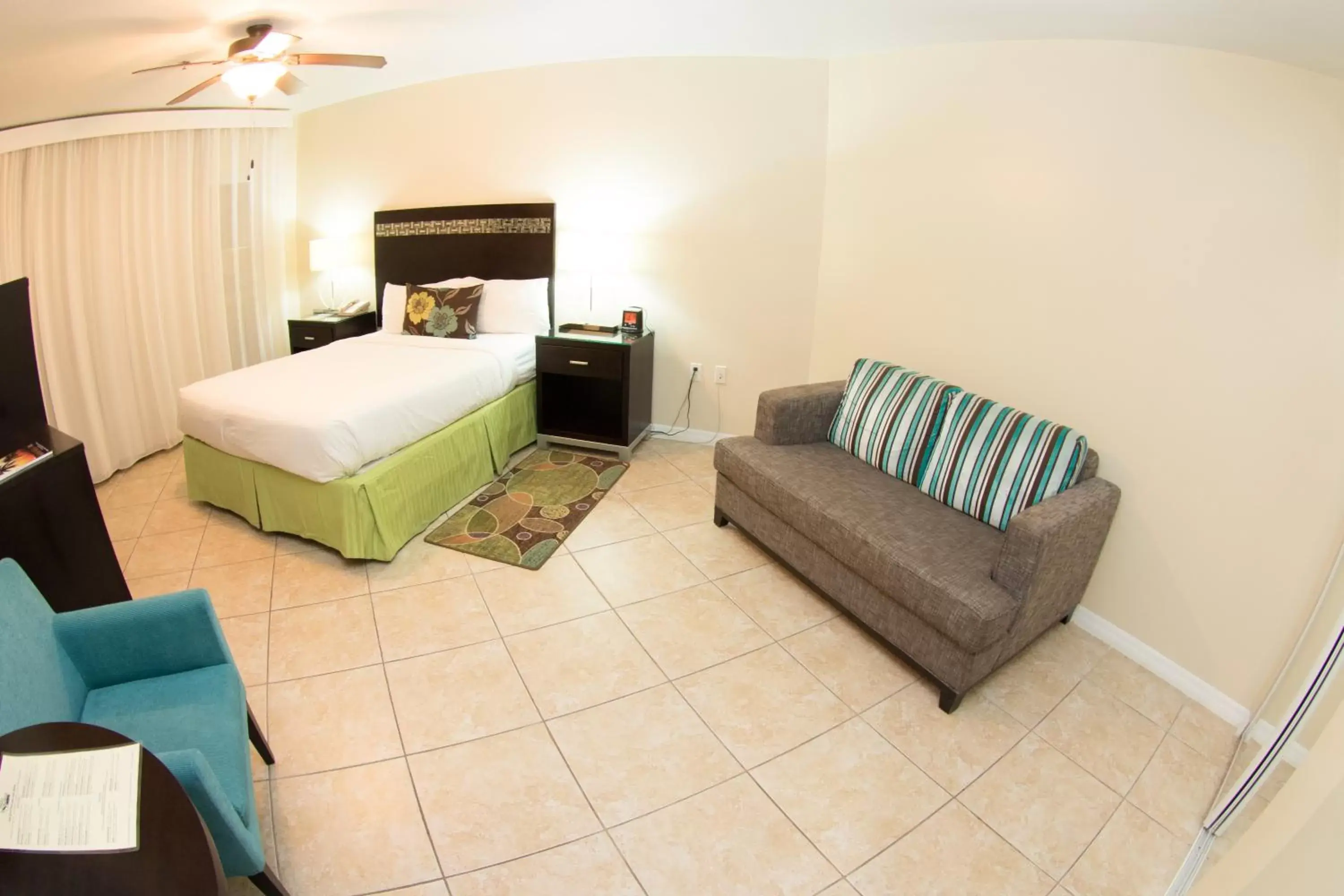 Photo of the whole room in Holiday Inn Resort Grand Cayman, an IHG Hotel