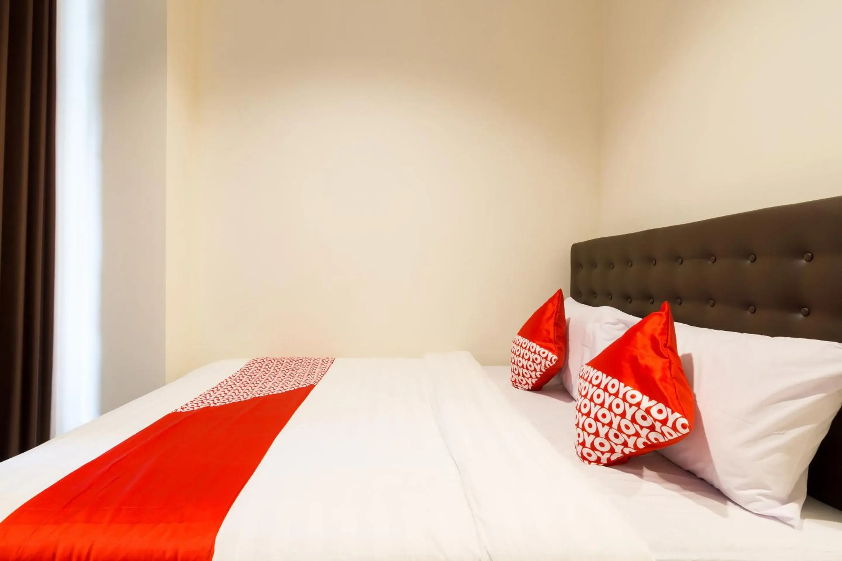 Bedroom, Bed in OYO 1431 Travel-inn