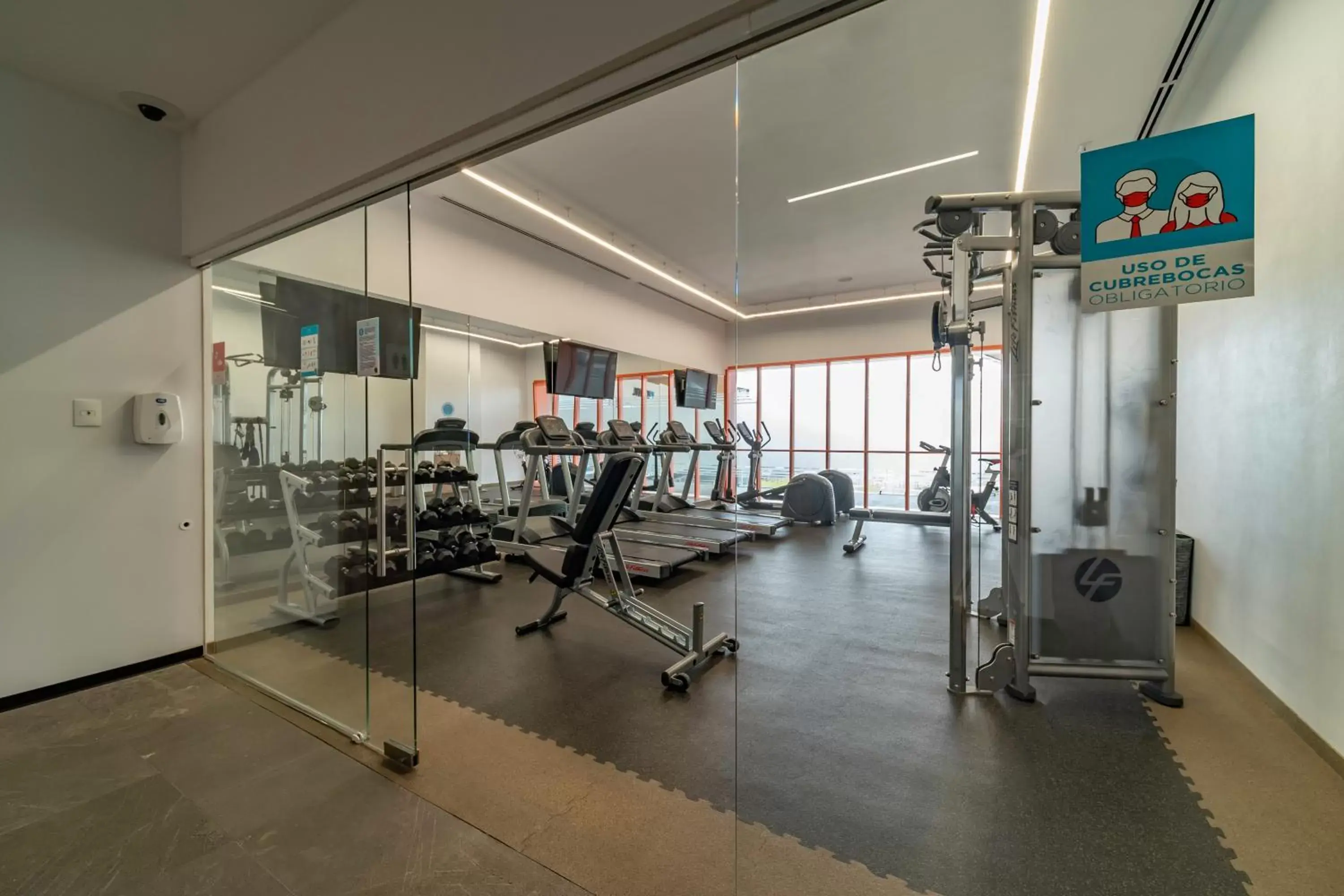 Fitness centre/facilities in Stadía Suites Querétaro Centro Histórico Fitness centre/facilities in Stadía Suites Querétaro Centro Histórico
