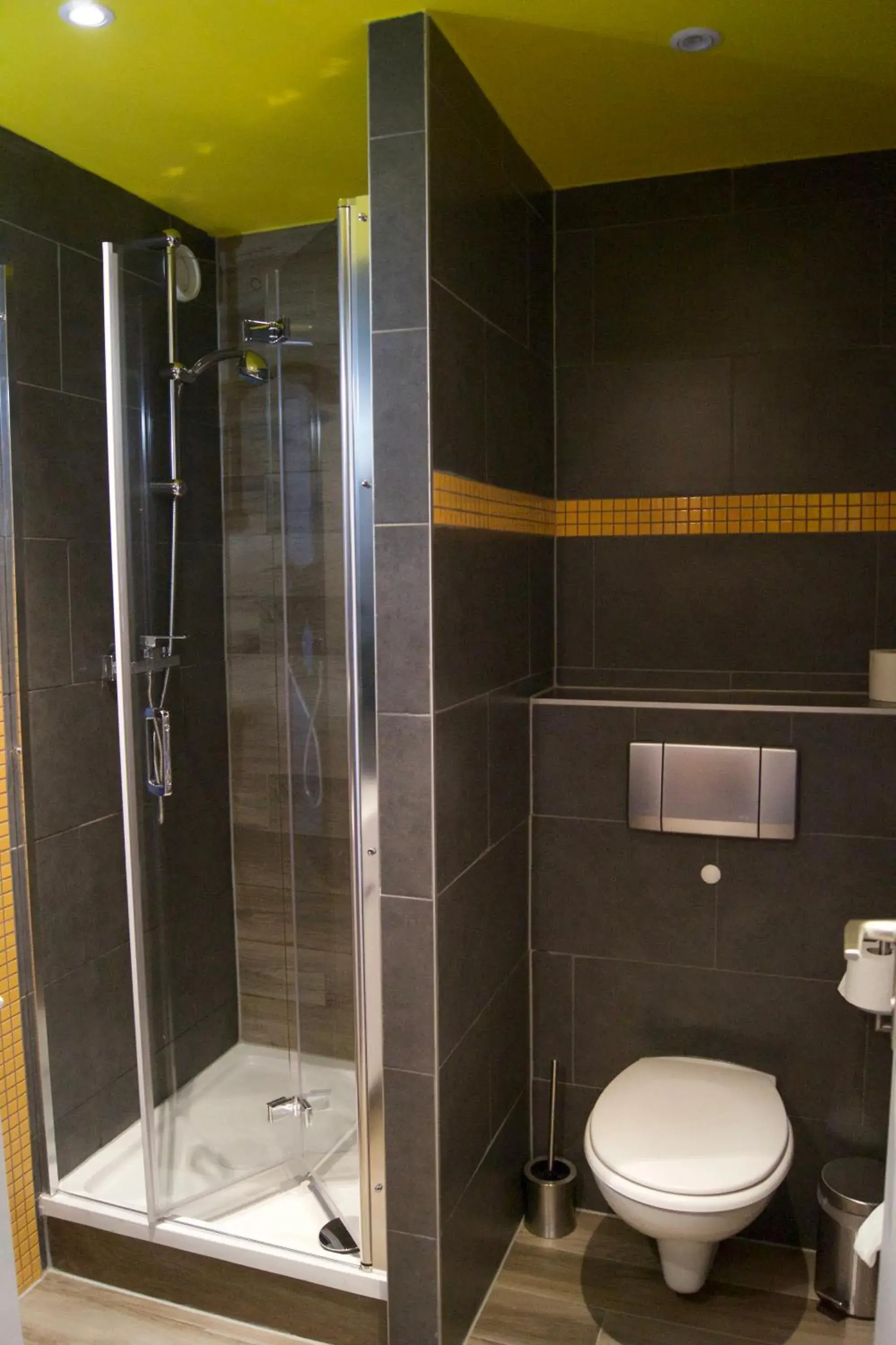 Shower, Bathroom in Grand Hostel Berlin Urban