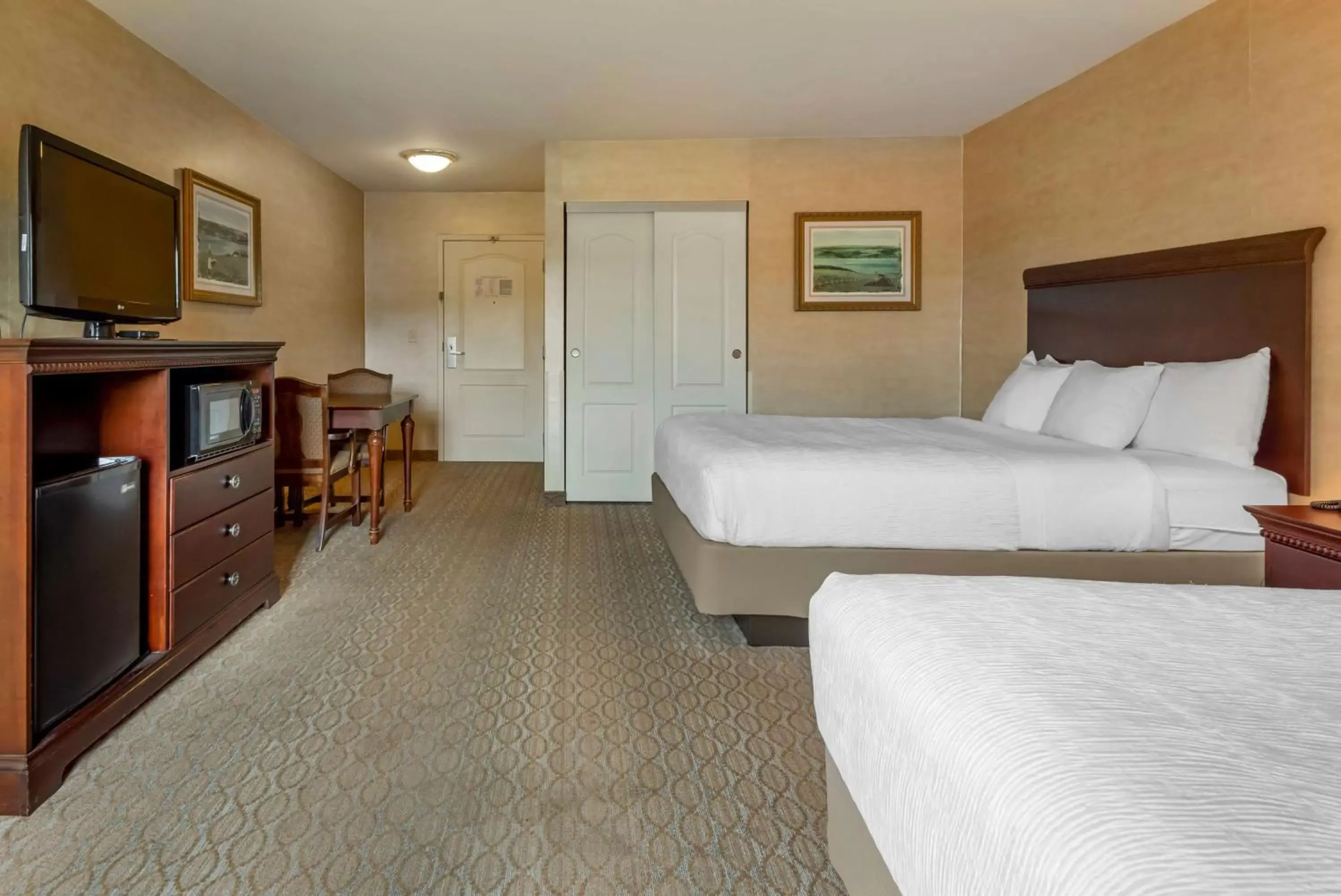 Bedroom, Bed in Best Western PLUS Vineyard Inn and Suites