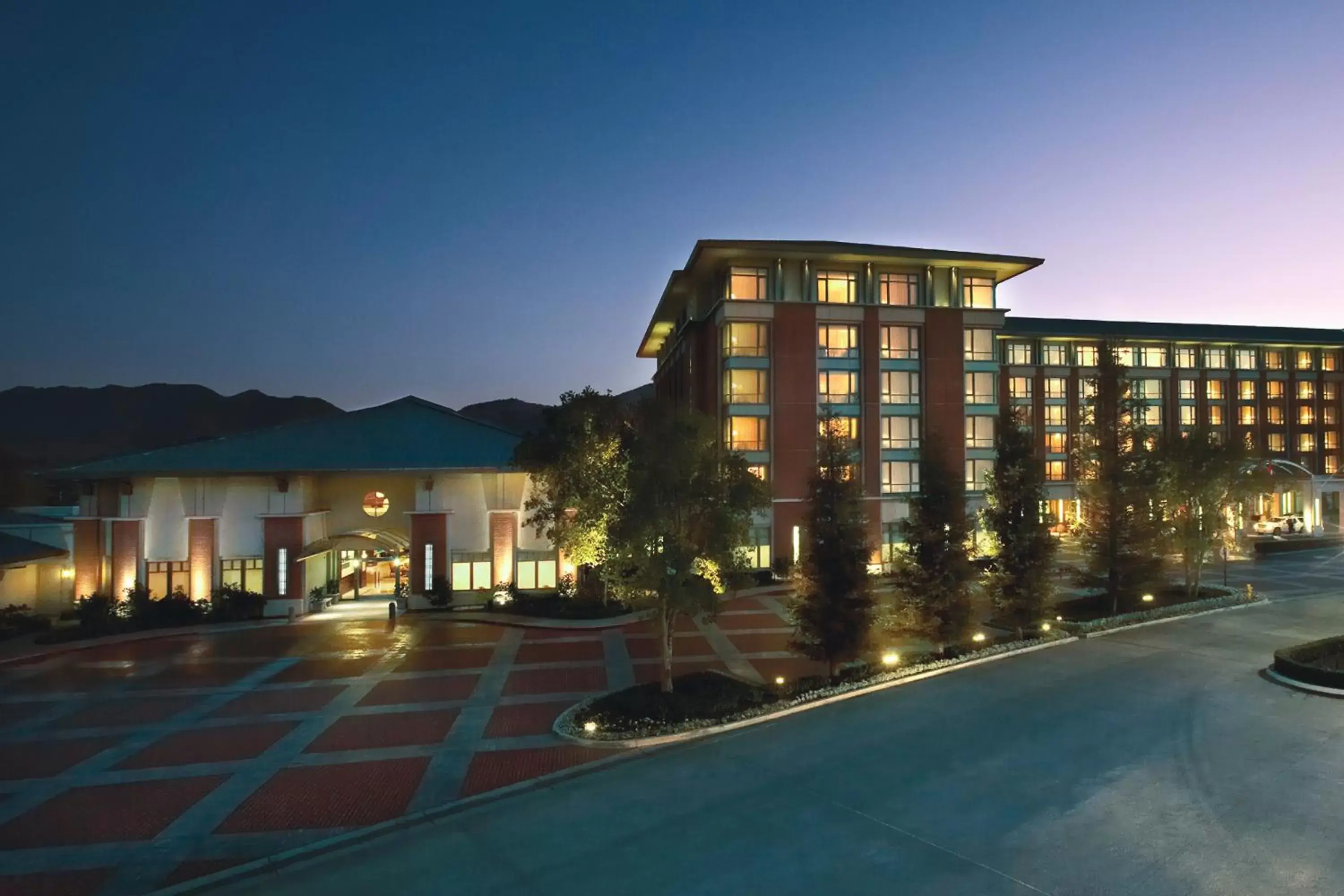 Facade/entrance, Property Building in Four Seasons Hotel Westlake Village