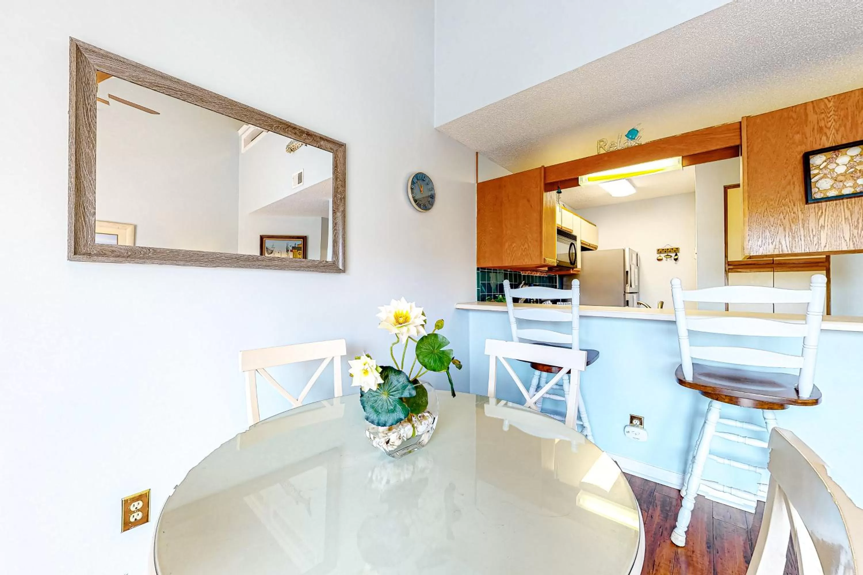 Dining Area in The Inn at St. Thomas Square #514