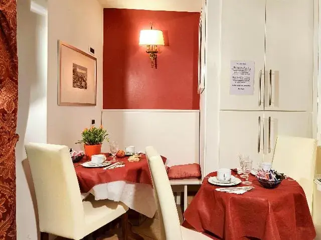 Continental breakfast, Restaurant/Places to Eat in Locanda Casa Querini