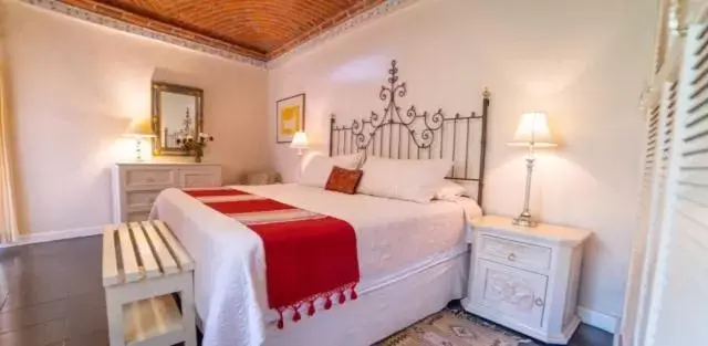 Bedroom, Bed in Villa Mirasol