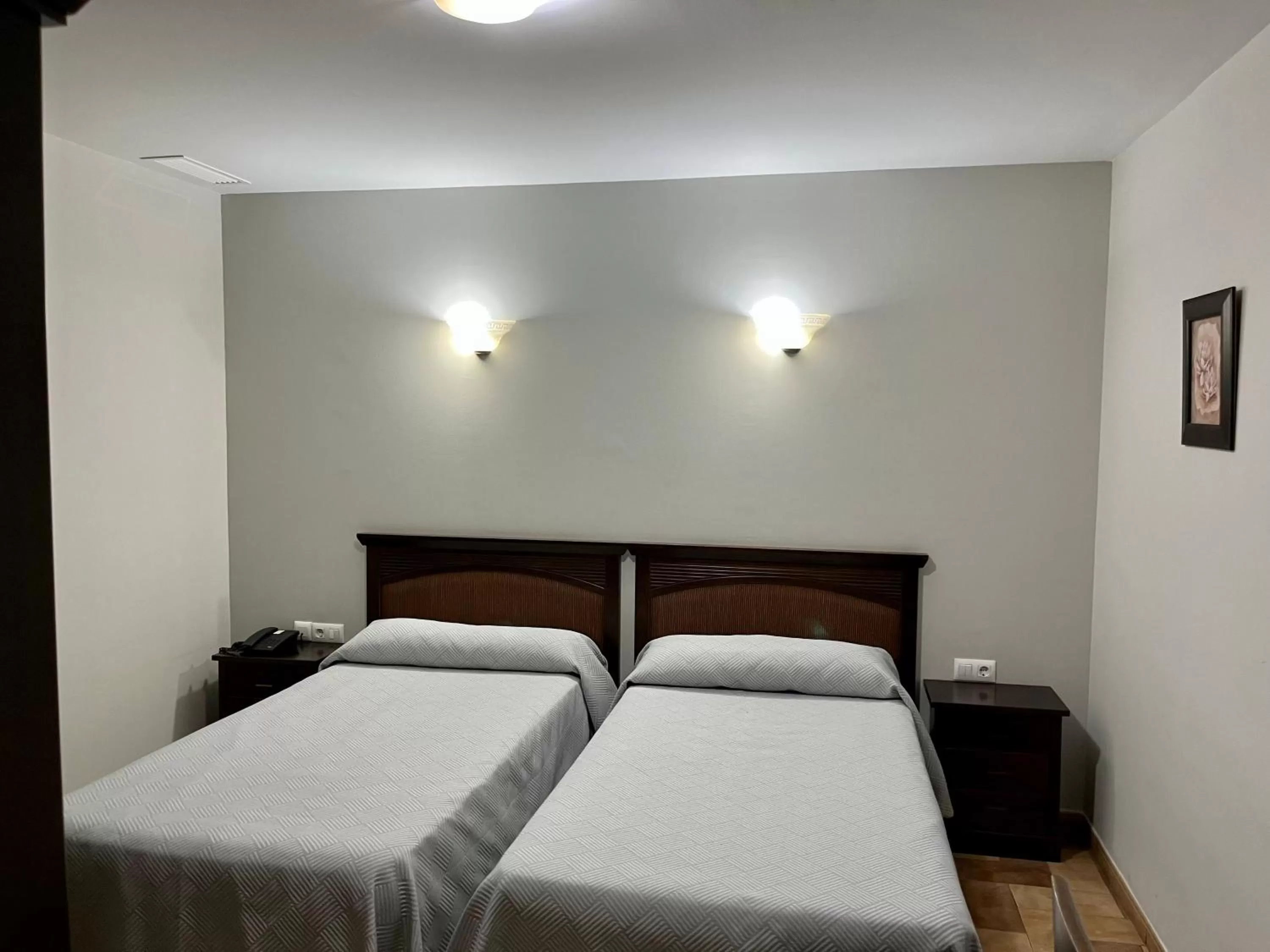 Photo of the whole room, Bed in Hotel Cervantes