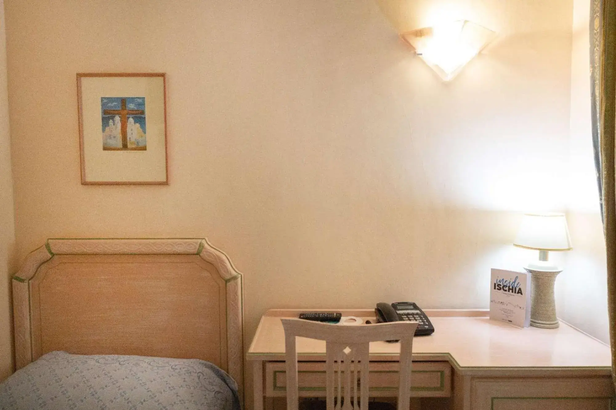 Bed, Seating Area in Hotel Royal Terme