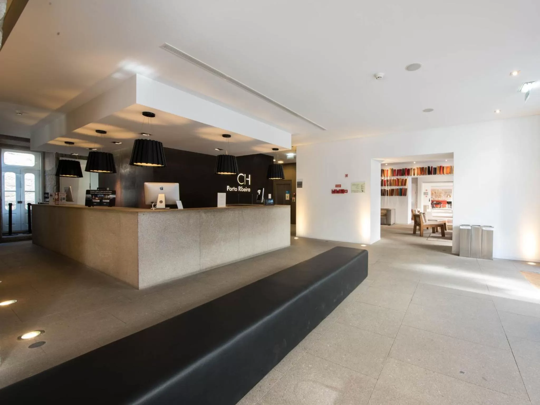 Lobby or reception in Hotel Carris Porto Ribeira