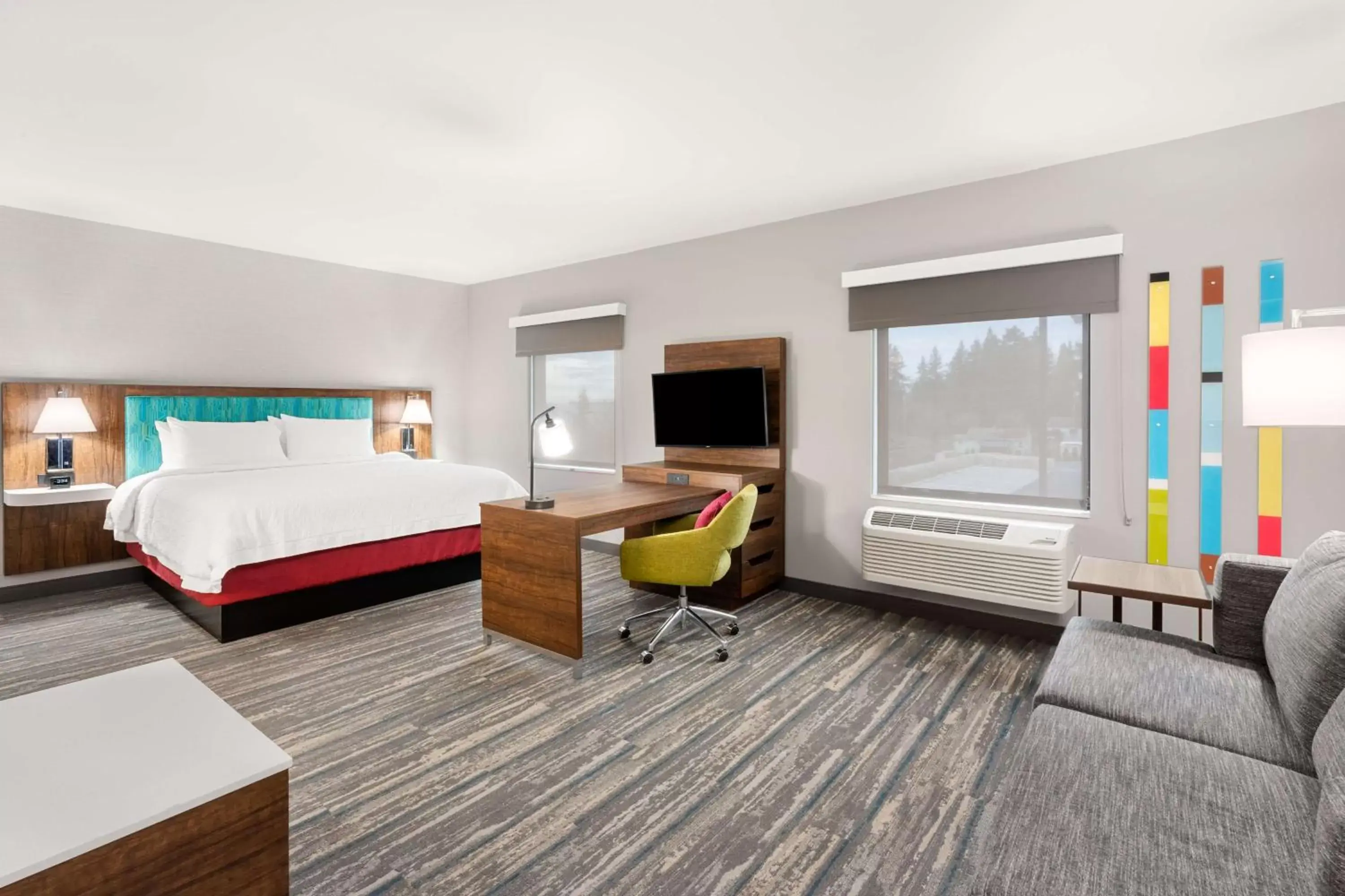 Bedroom in Hampton Inn & Suites Tigard