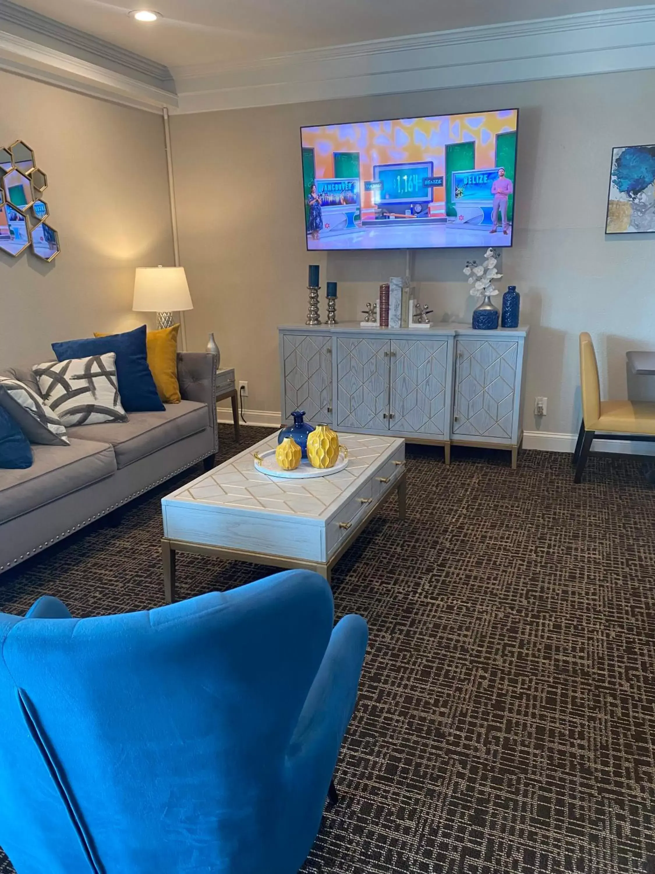 Seating Area in Fairview Inn - Greensboro Airport