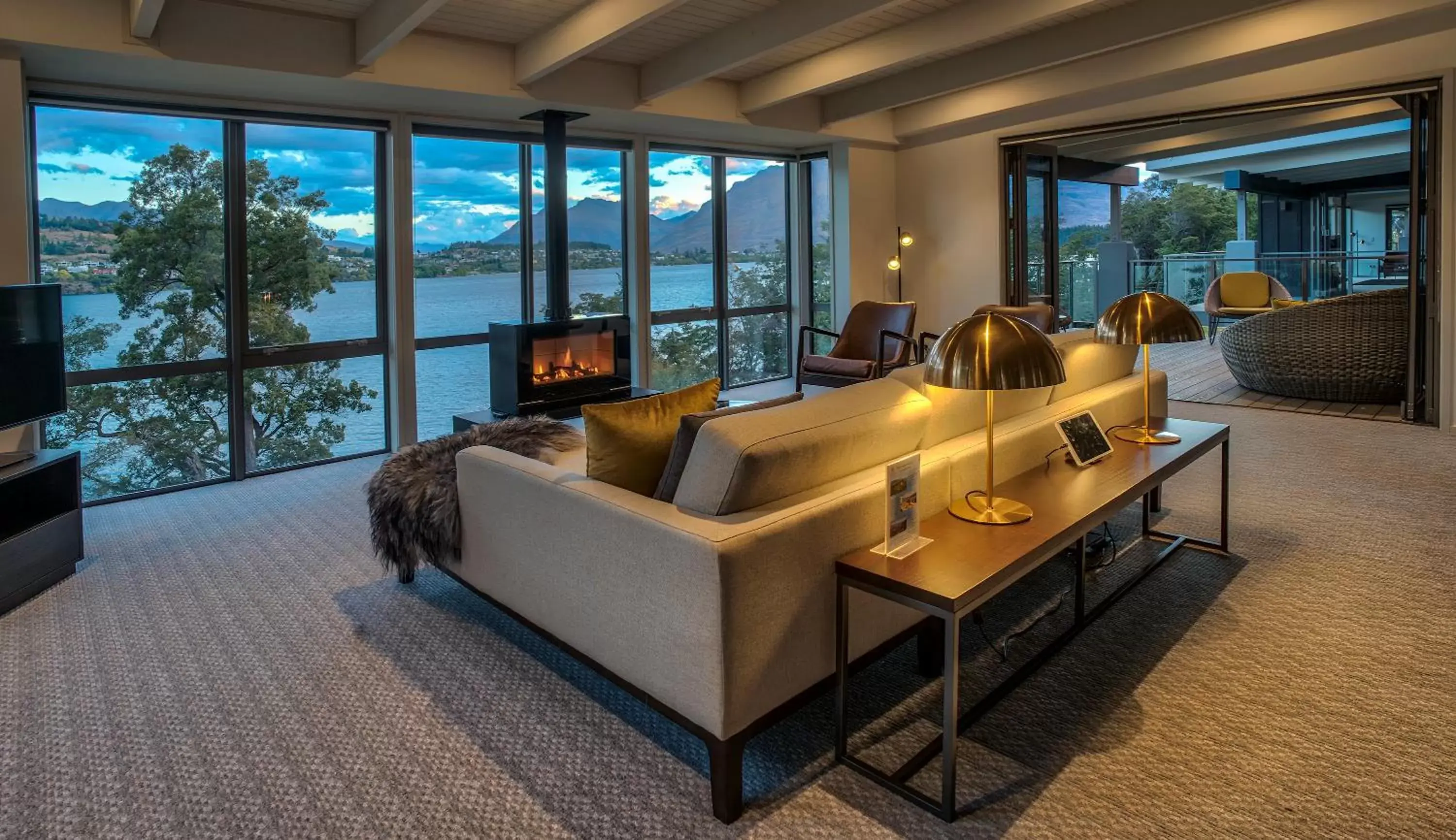 Three-Bedroom Villa in The Rees Hotel & Luxury Apartments Three-Bedroom Villa in The Rees Hotel & Luxury Apartments