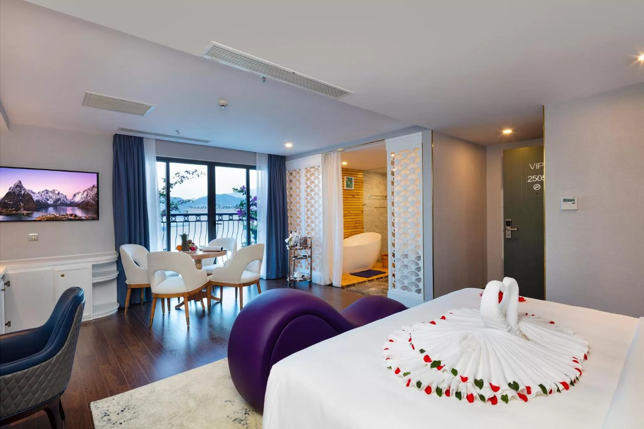 Photo of the whole room, Bed in Erica Nha Trang Hotel