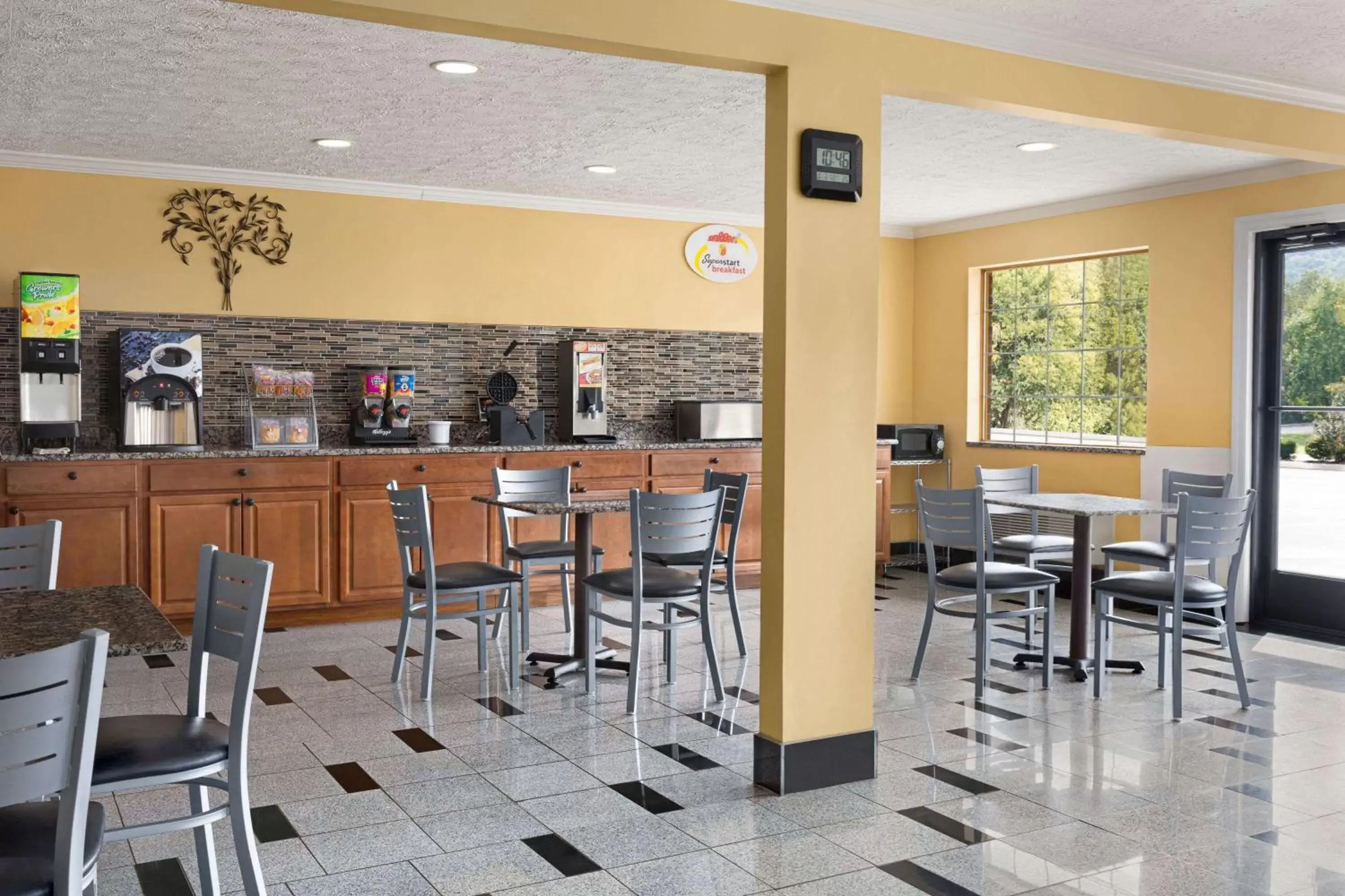 Restaurant/places to eat, Lounge/Bar in Super 8 by Wyndham Whites Creek/ Nashville NW Area