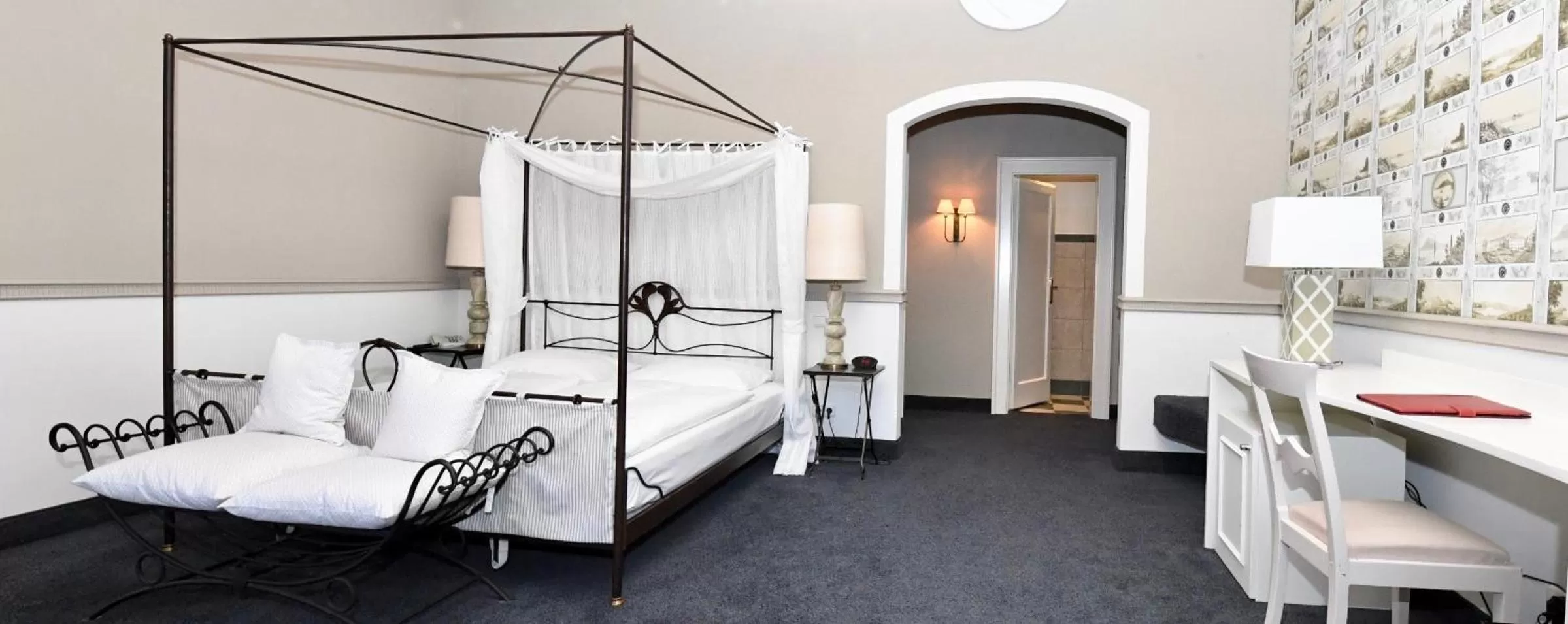 Photo of the whole room, Bed in Hotel Bischofshof am Dom