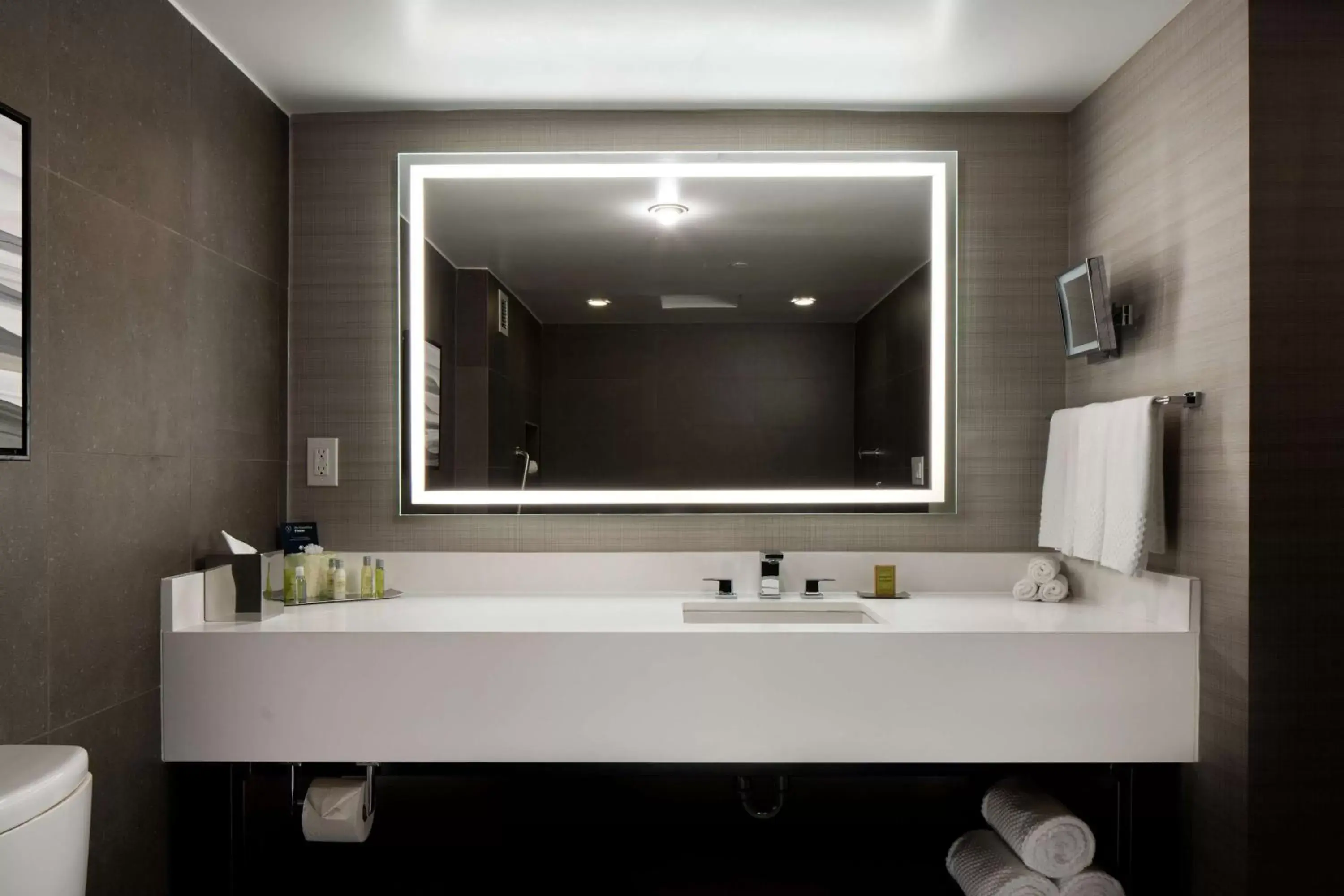 Bathroom in DoubleTree by Hilton Monrovia - Pasadena Area