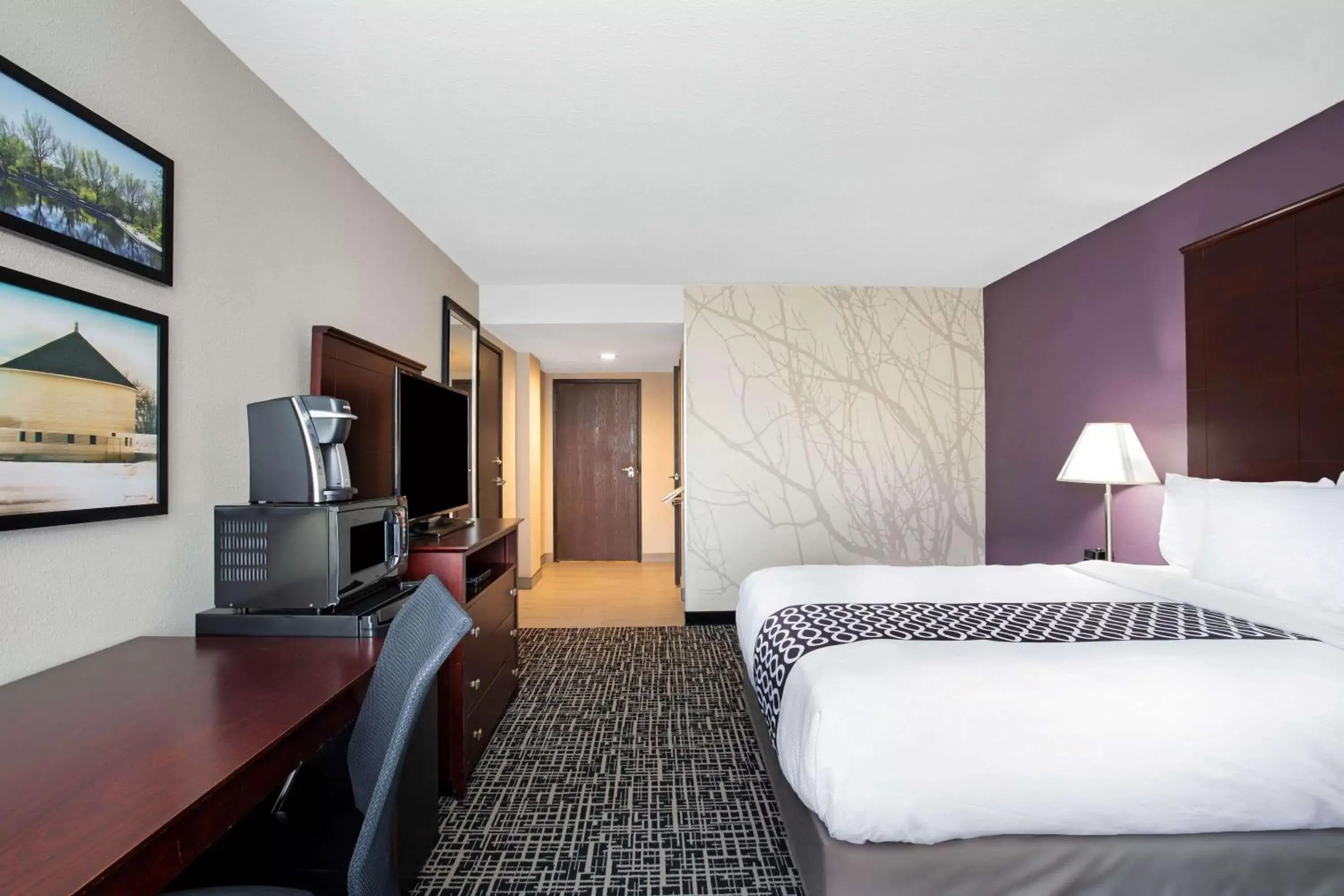 Photo of the whole room, Bed in La Quinta Inn & Suites by Wyndham Denver Aurora Medical Photo of the whole room, Bed in La Quinta Inn & Suites by Wyndham Denver Aurora Medical