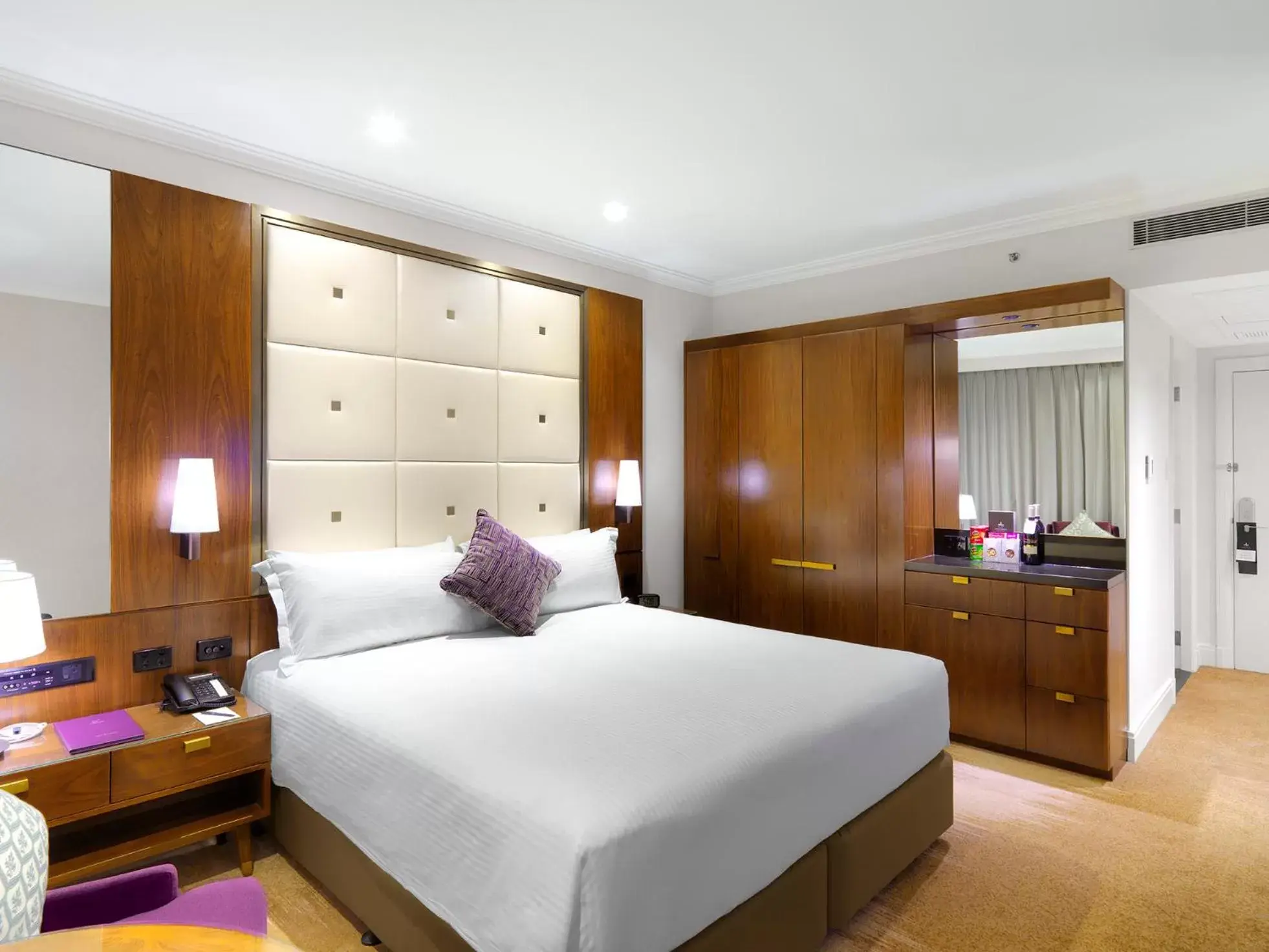 Bedroom, Bed in Amora Hotel Jamison Sydney