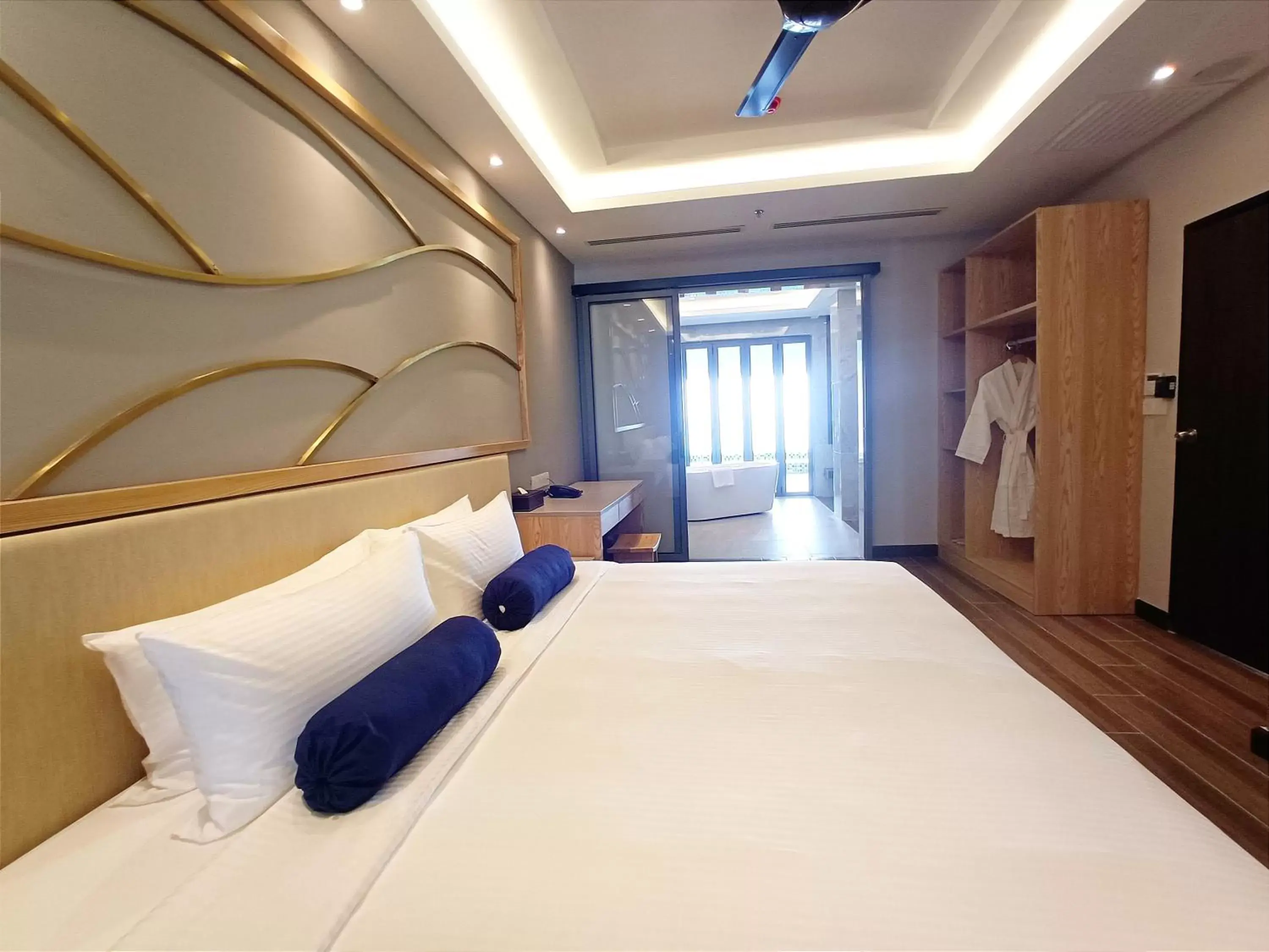 Bedroom, Bed in Pacific Regency Beach Resort, Port Dickson Bedroom, Bed in Pacific Regency Beach Resort, Port Dickson