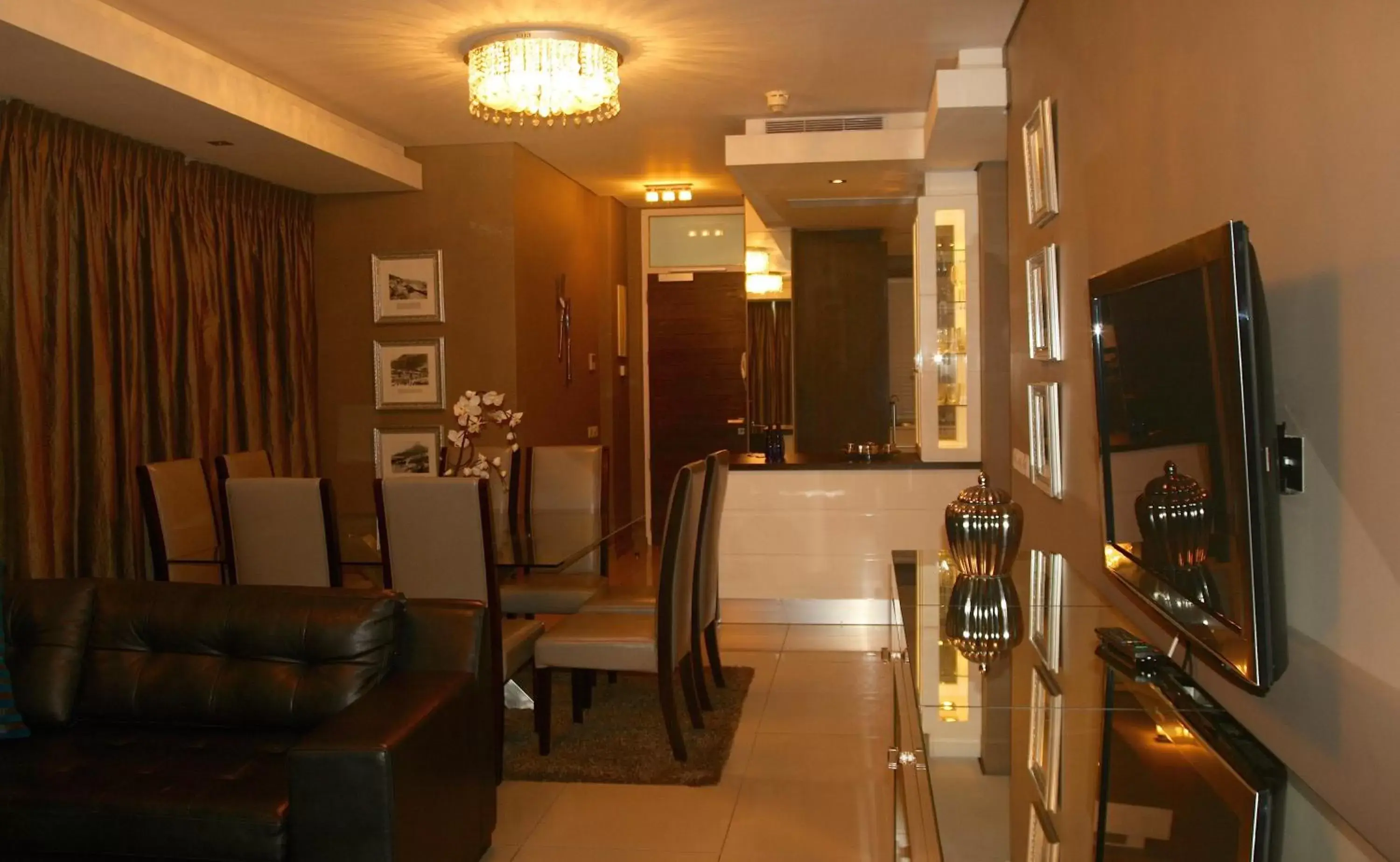 Dining area in The Residences at Crystal Towers