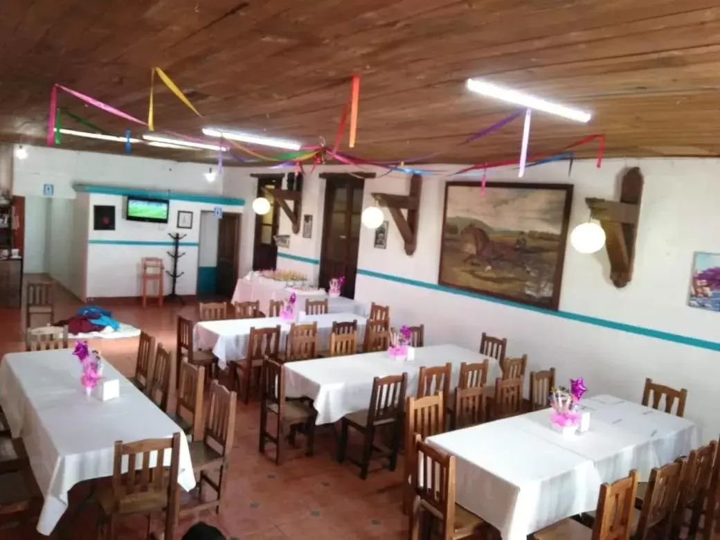 Restaurant/Places to Eat in Hotel San Luis