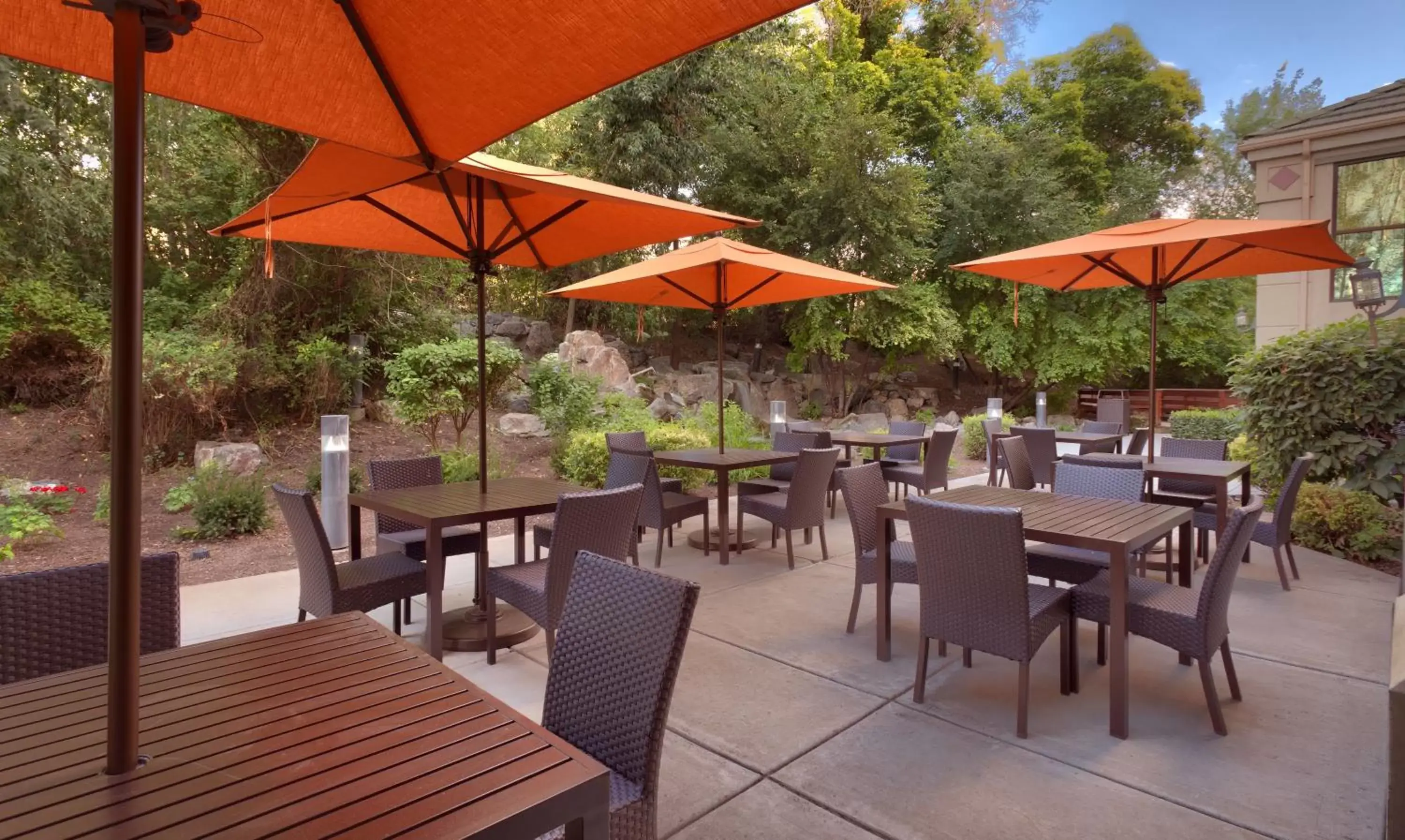 Patio, Restaurant/Places to Eat in Best Western Plus Provo University Inn