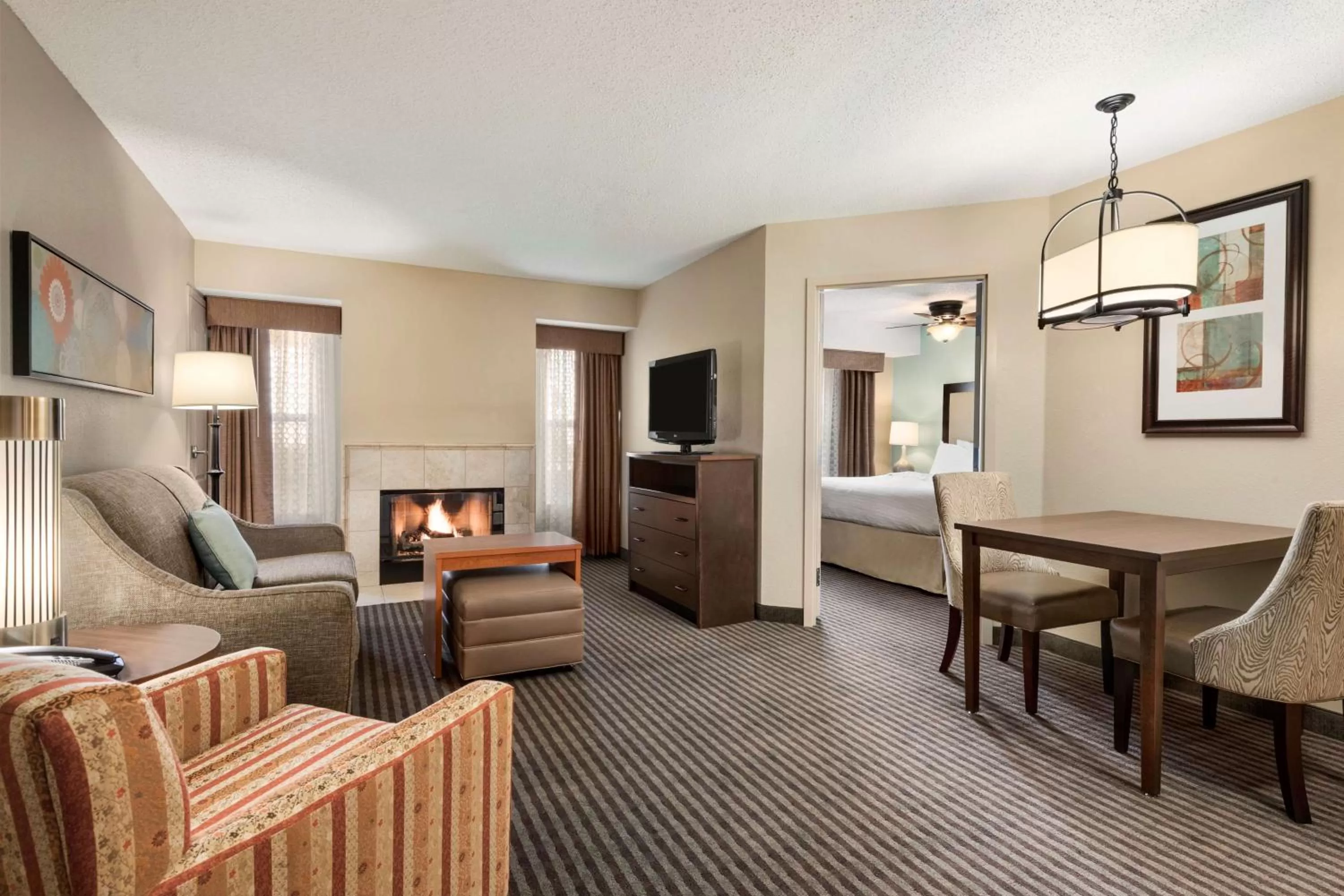 Living room, Bed in Homewood Suites by Hilton Columbus-Hilliard