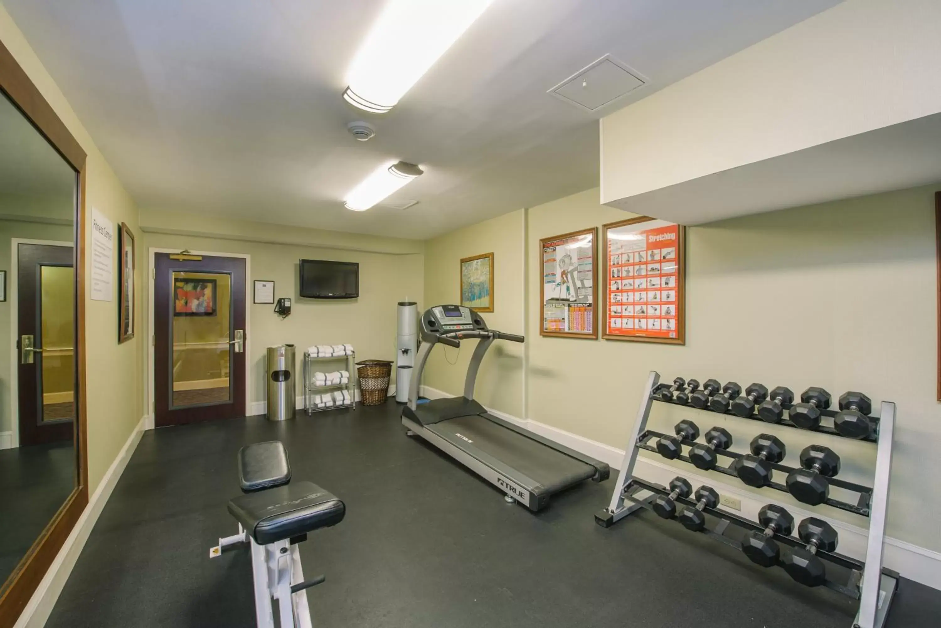 Fitness centre/facilities, Fitness Center/Facilities in Holiday Inn Express and Suites Merrimack, an IHG Hotel