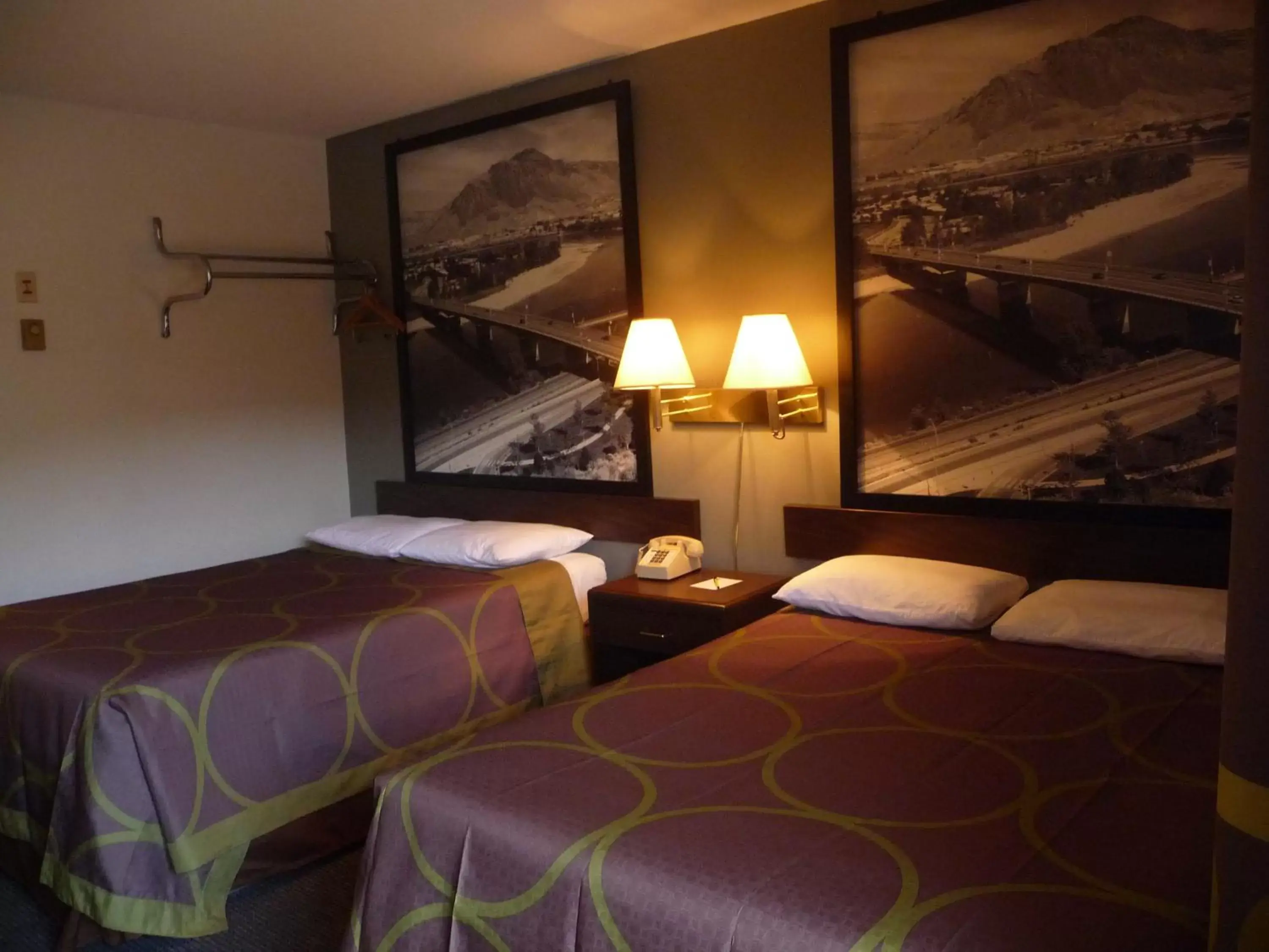 Bed in Super 8 by Wyndham Kamloops East