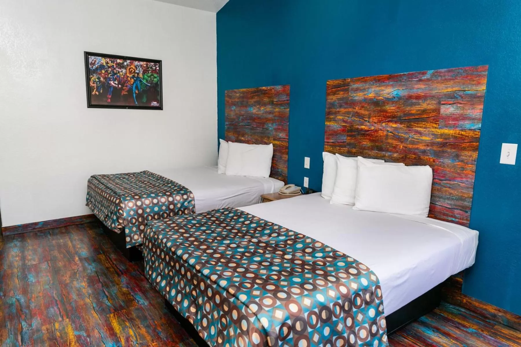 Photo of the whole room, Bed in Anaheim Discovery Inn and Suites