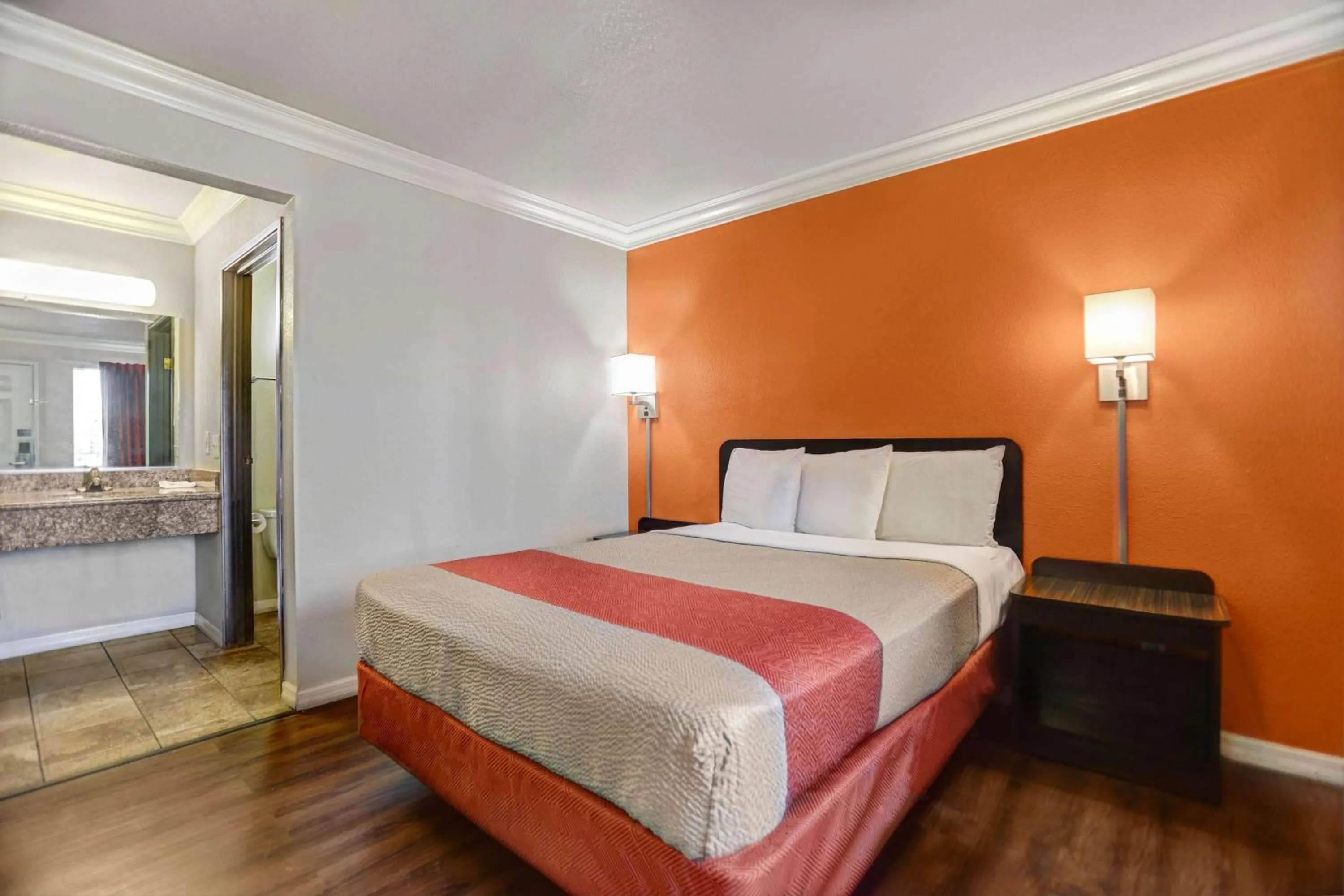 Photo of the whole room, Bed in Motel 6-Fresno, CA - Belmont Ave